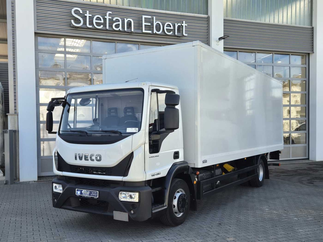 Iveco Eurocargo ML140E28/P 4x2 *LBW*AHK*Klima / 3x - Box truck: picture 1 Iveco Eurocargo ML140E28/P 4x2 *LBW*AHK*Klima / 3x - Box truck: picture 1