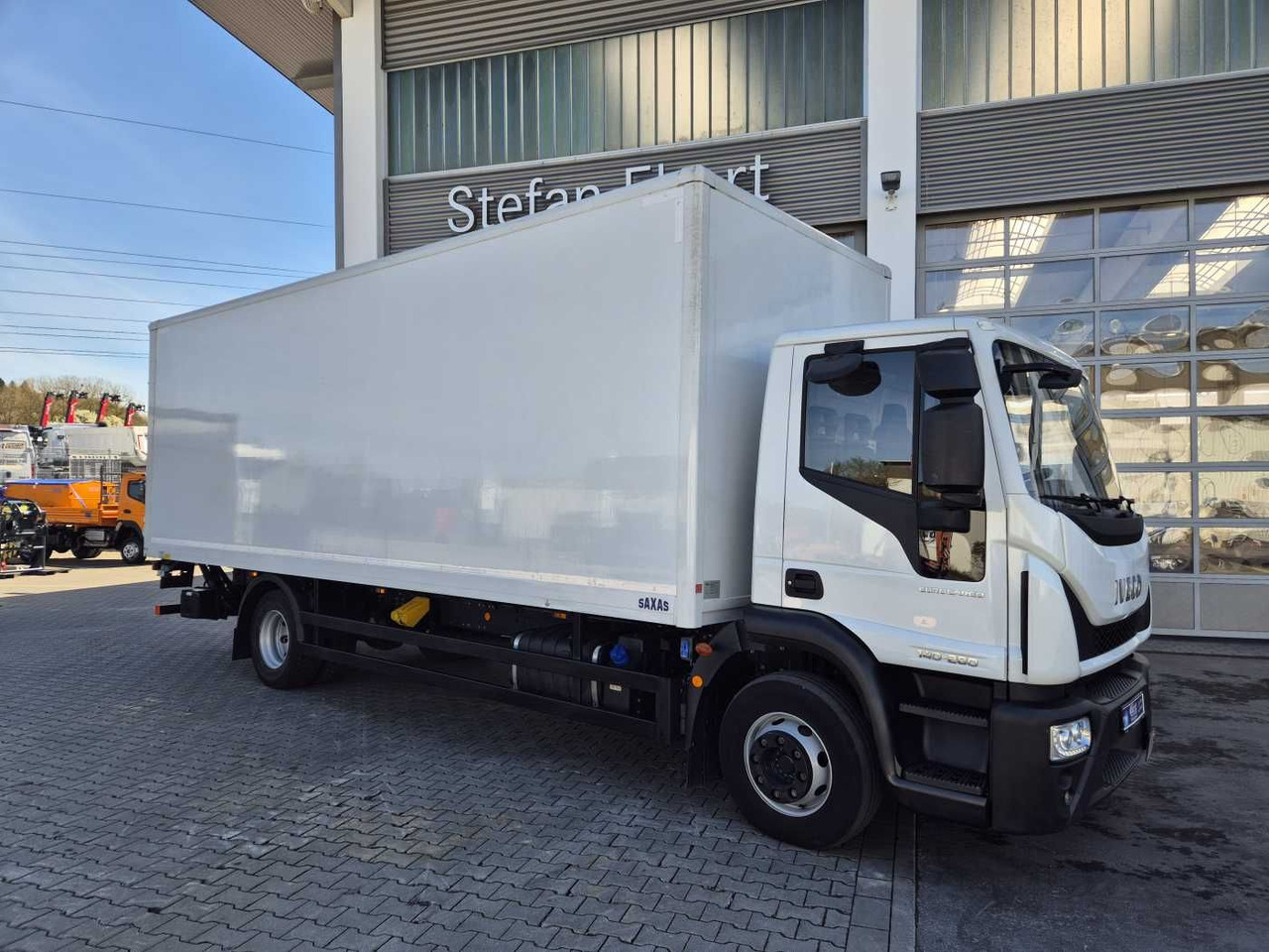 Iveco Eurocargo ML140E28/P 4x2 *LBW*AHK*Klima / 3x - Box truck: picture 2 Iveco Eurocargo ML140E28/P 4x2 *LBW*AHK*Klima / 3x - Box truck: picture 2