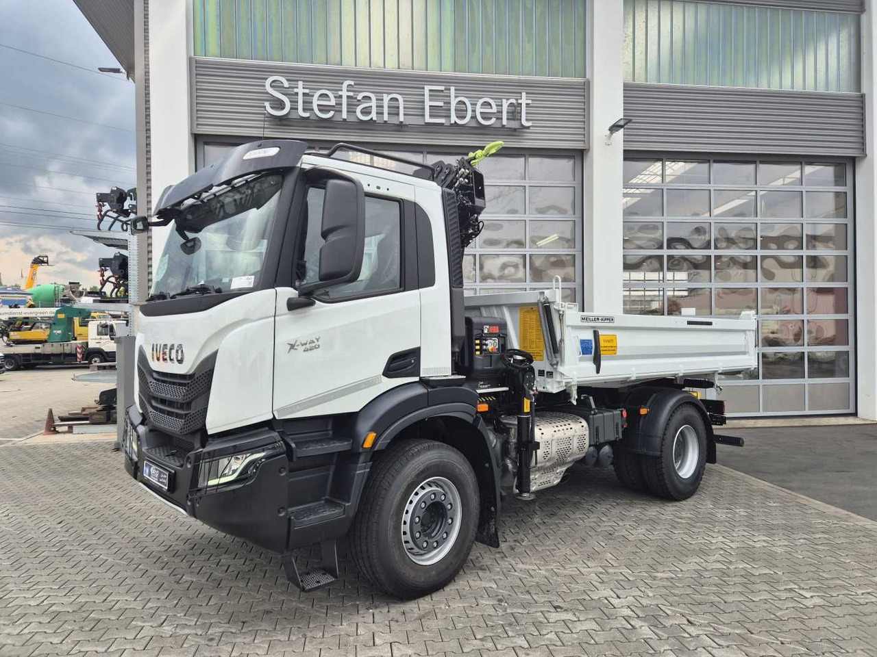 Iveco X-Way AD200X42/P HR OFF Hiab X-HIDUO 118E-3 Funk - Tipper, Crane truck: picture 4 Iveco X-Way AD200X42/P HR OFF Hiab X-HIDUO 118E-3 Funk - Tipper, Crane truck: picture 4