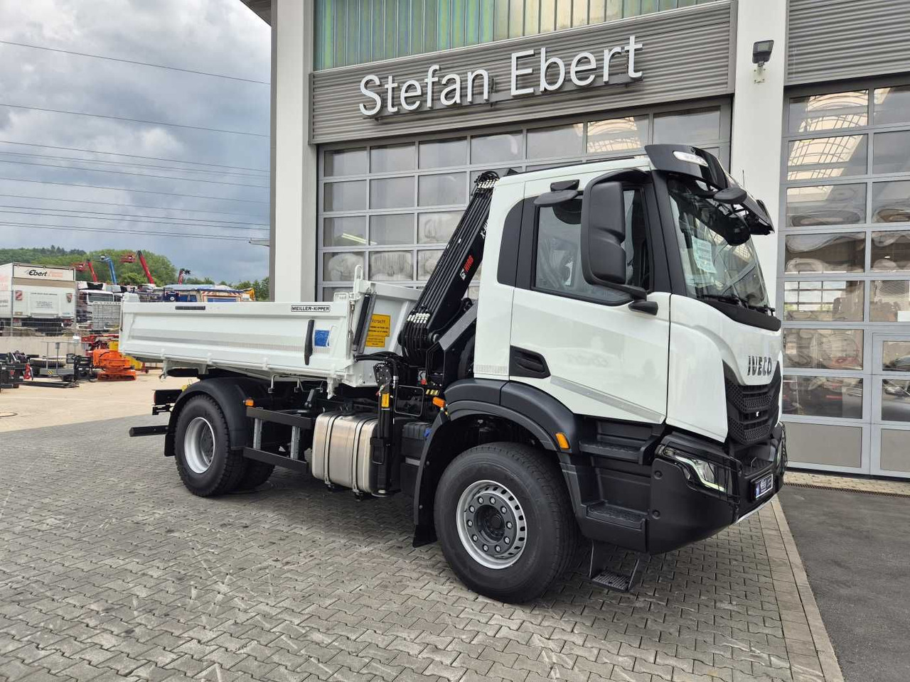Iveco X-Way AD200X42/P HR OFF Hiab X-HIDUO 118E-3 Funk - Tipper, Crane truck: picture 5 Iveco X-Way AD200X42/P HR OFF Hiab X-HIDUO 118E-3 Funk - Tipper, Crane truck: picture 5