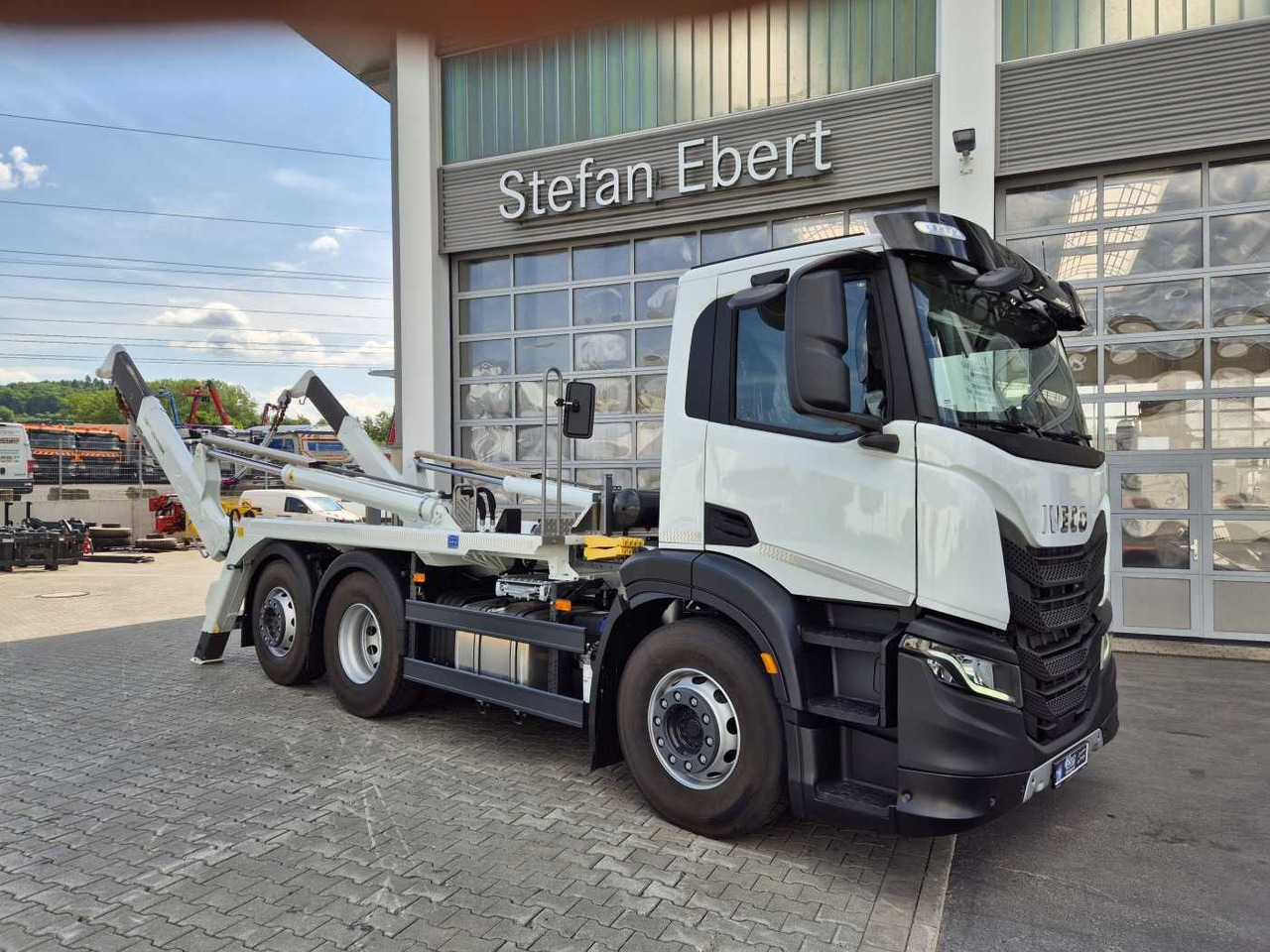 Iveco X-Way AD280X42Y/PS Meiller AK 16.T Funk Intarder - Tipper: picture 5 Iveco X-Way AD280X42Y/PS Meiller AK 16.T Funk Intarder - Tipper: picture 5