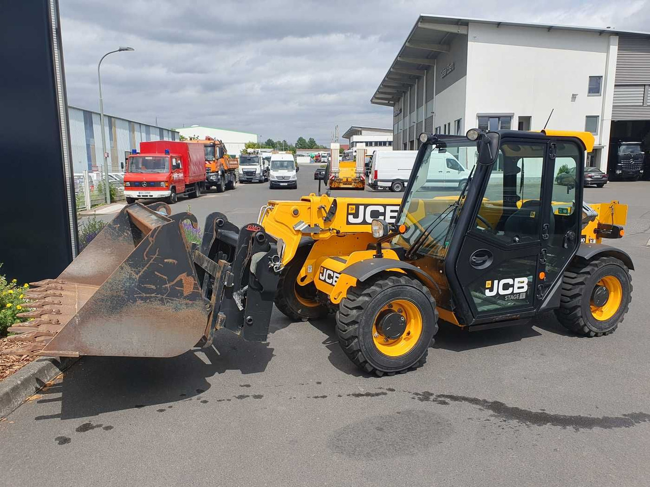 JCB 525-60 / Palettengabel / 2021 / nur 377h - Telescopic handler: picture 2 JCB 525-60 / Palettengabel / 2021 / nur 377h - Telescopic handler: picture 2