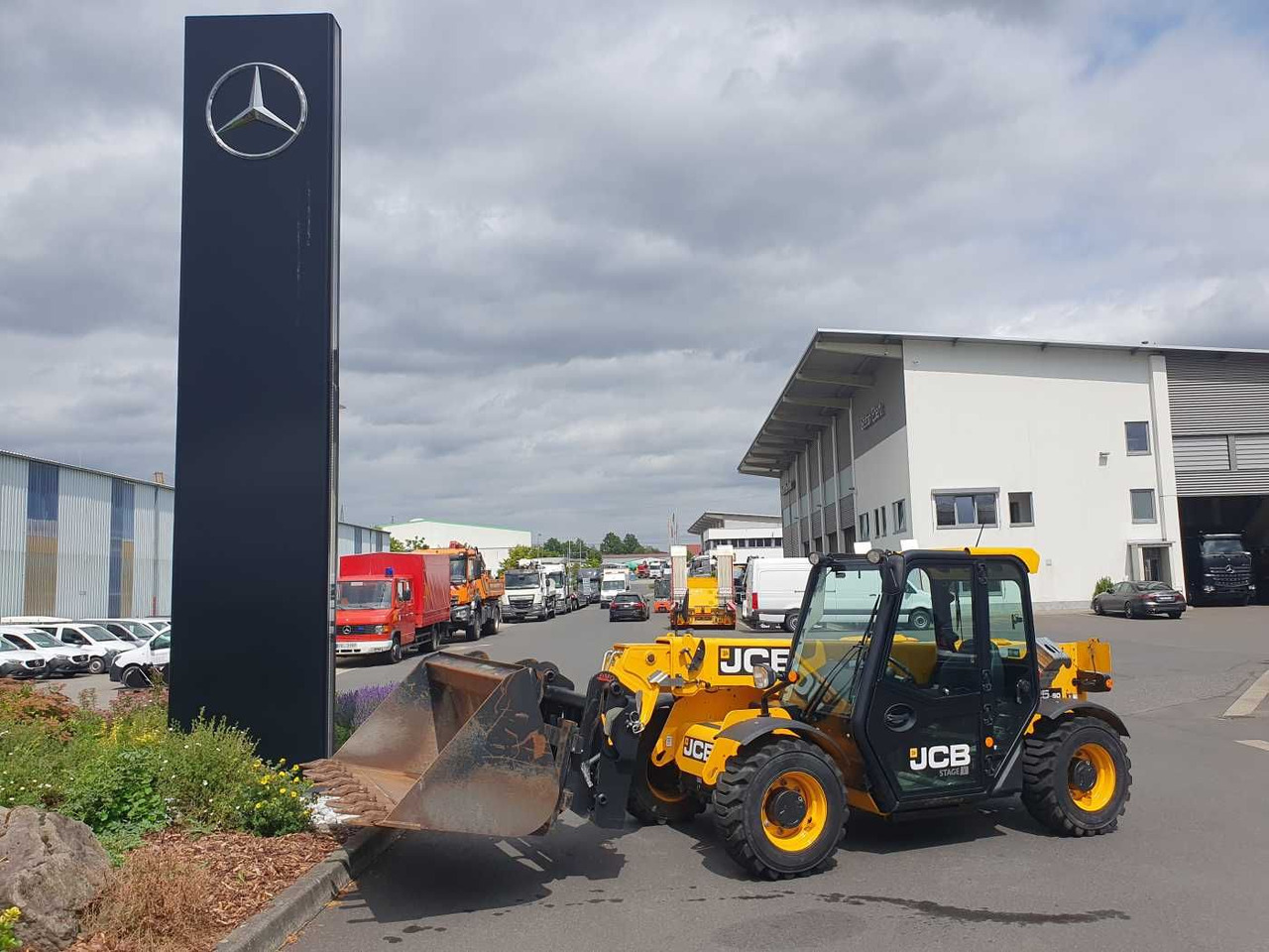 JCB 525-60 / Palettengabel / 2021 / nur 377h - Telescopic handler: picture 1 JCB 525-60 / Palettengabel / 2021 / nur 377h - Telescopic handler: picture 1