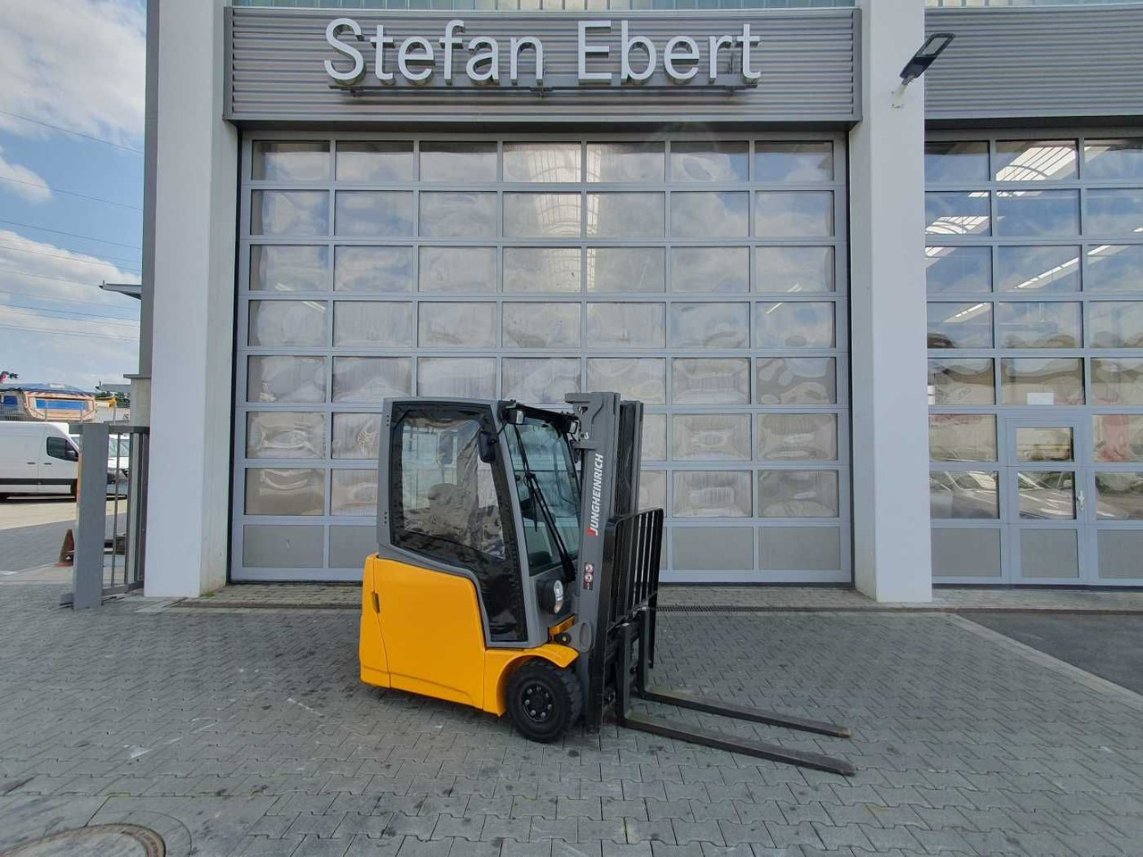 Jungheinrich EFG 215 / Triplex 4.25m / SS / nur 1.680h / 2021 - Electric forklift: picture 1 Jungheinrich EFG 215 / Triplex 4.25m / SS / nur 1.680h / 2021 - Electric forklift: picture 1