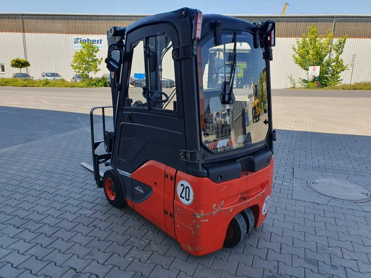Electric forklift Linde E14 - 01 / Triplex: 4.10m! / SS / nur 2.899h!: picture 6 Electric forklift Linde E14 - 01 / Triplex: 4.10m! / SS / nur 2.899h!: picture 6