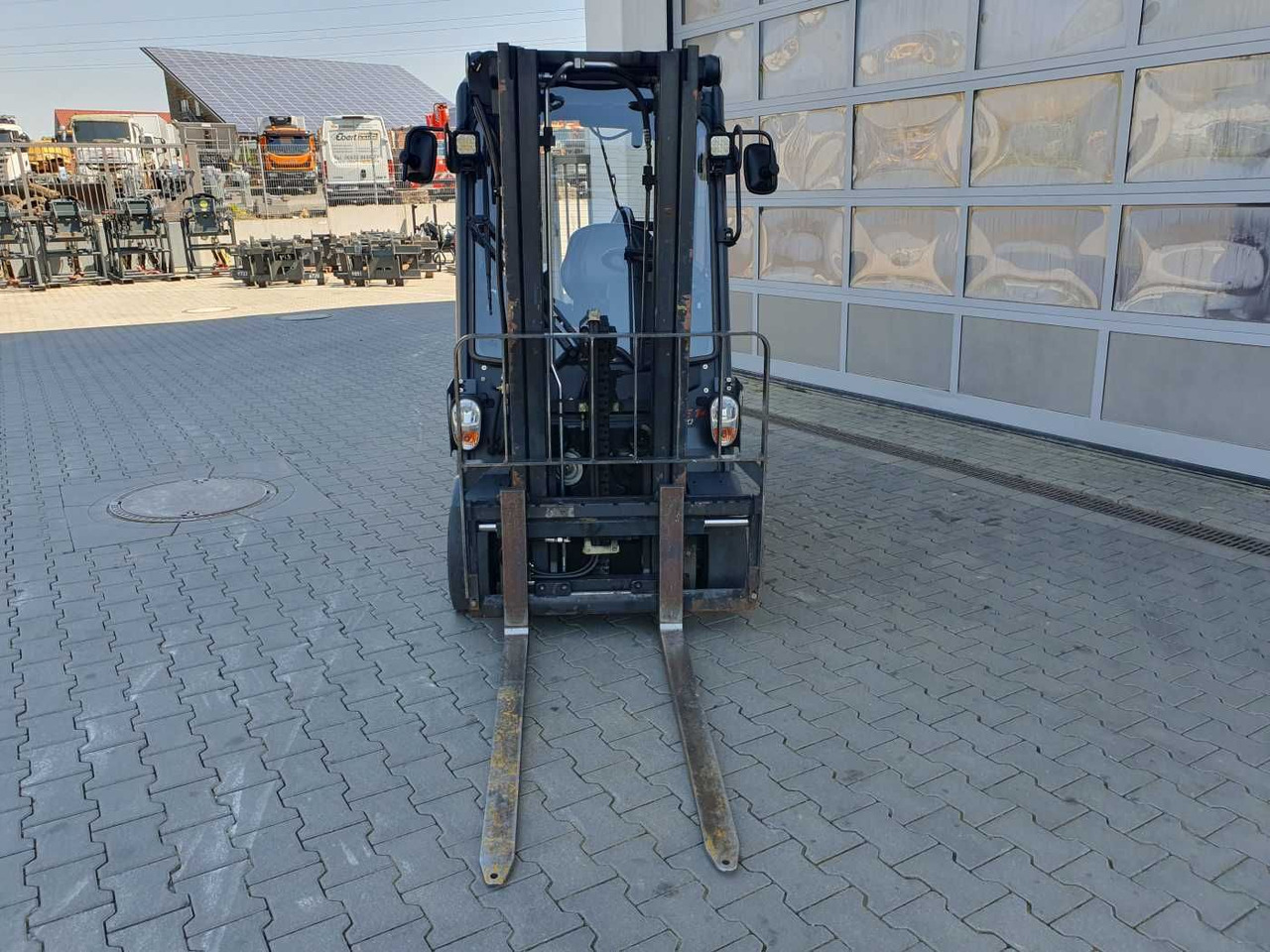 Electric forklift Linde E14 - 01 / Triplex: 4.10m! / SS / nur 2.899h!: picture 9 Electric forklift Linde E14 - 01 / Triplex: 4.10m! / SS / nur 2.899h!: picture 9