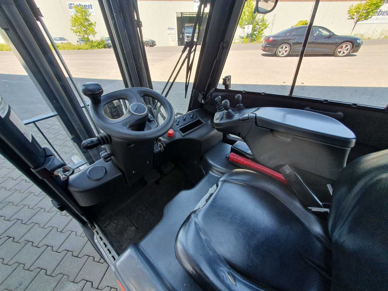 Electric forklift Linde E14 - 01 / Triplex: 4.10m! / SS / nur 2.899h!: picture 12 Electric forklift Linde E14 - 01 / Triplex: 4.10m! / SS / nur 2.899h!: picture 12