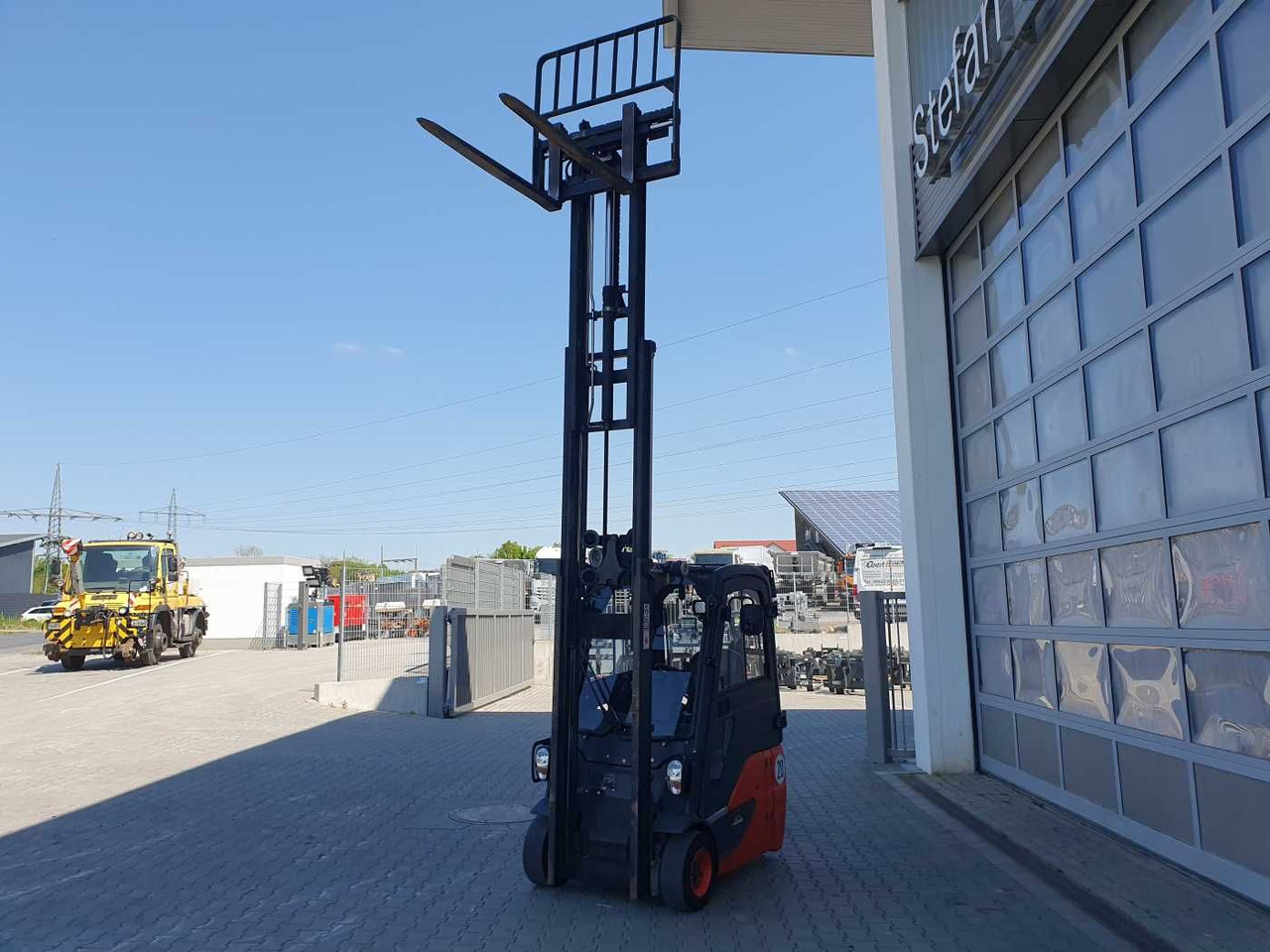 Electric forklift Linde E14 - 01 / Triplex: 4.10m! / SS / nur 2.899h!: picture 10 Electric forklift Linde E14 - 01 / Triplex: 4.10m! / SS / nur 2.899h!: picture 10