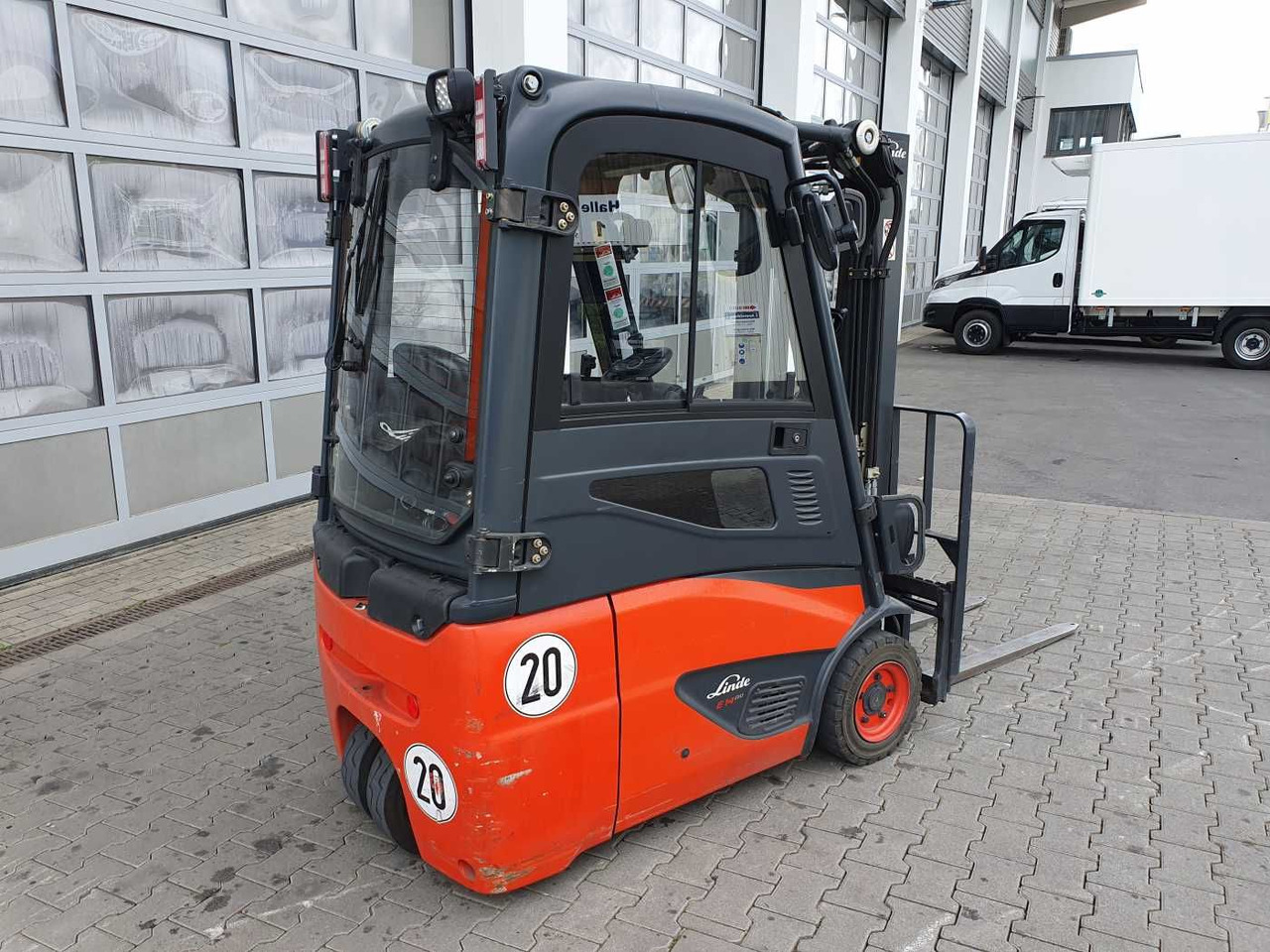 Linde E14 - 02 / Triplex: 4.00m! / SS / nur 1.777h! - Electric forklift: picture 3 Linde E14 - 02 / Triplex: 4.00m! / SS / nur 1.777h! - Electric forklift: picture 3