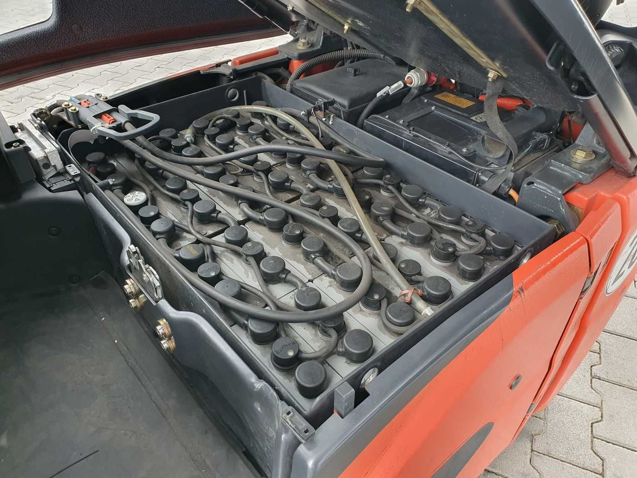 Electric forklift Linde E14 - 02 / Triplex: 4.00m! / SS / nur 2.119h!: picture 14 Electric forklift Linde E14 - 02 / Triplex: 4.00m! / SS / nur 2.119h!: picture 14