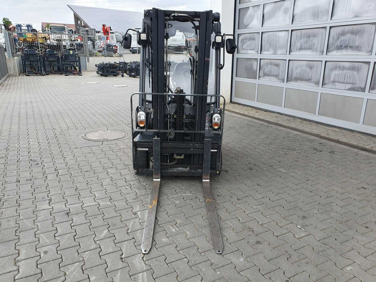 Electric forklift Linde E14 - 02 / Triplex: 4.00m! / SS / nur 2.119h!: picture 8 Electric forklift Linde E14 - 02 / Triplex: 4.00m! / SS / nur 2.119h!: picture 8