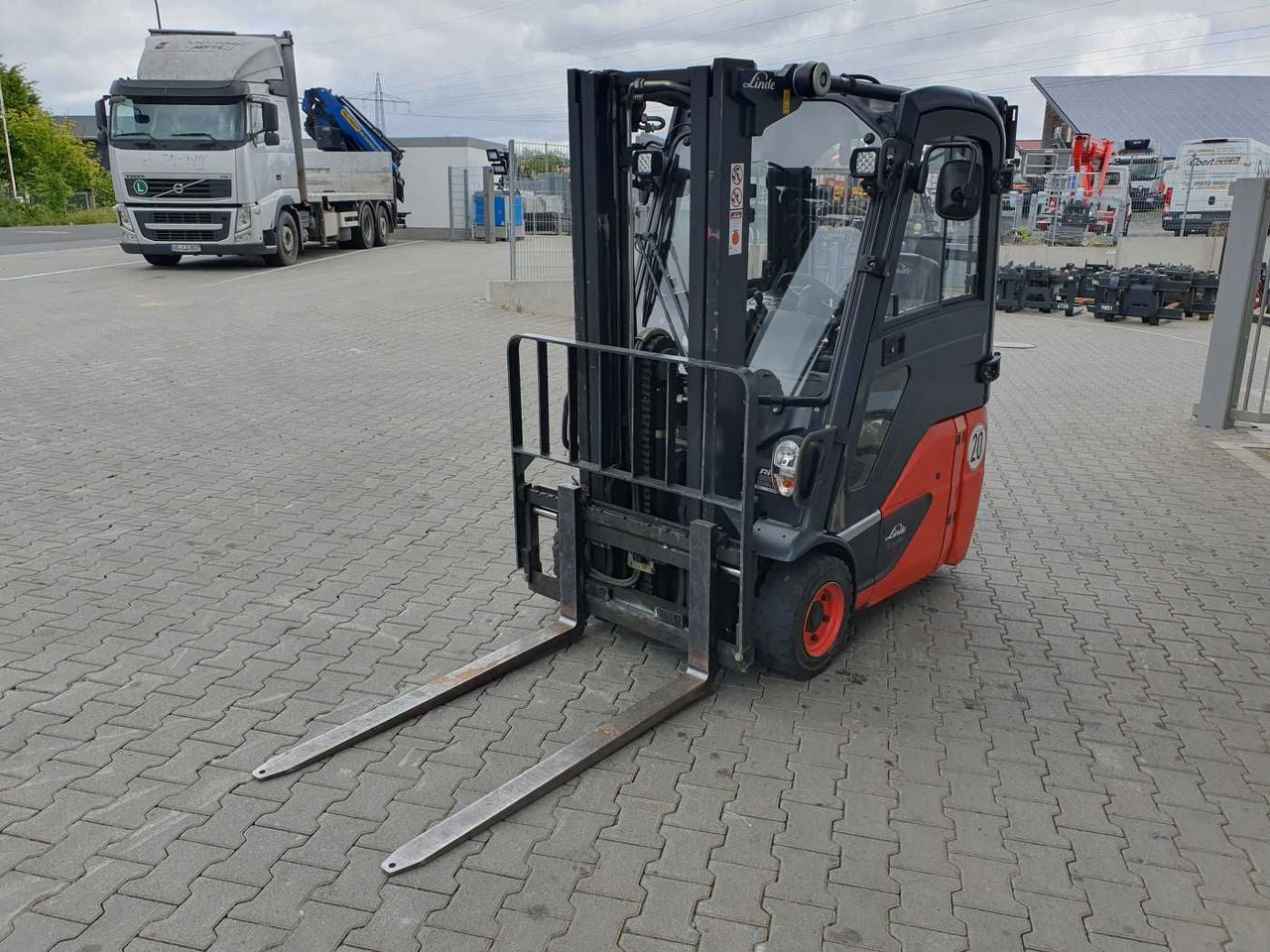 Electric forklift Linde E14 - 02 / Triplex: 4.00m! / SS / nur 2.119h!: picture 7 Electric forklift Linde E14 - 02 / Triplex: 4.00m! / SS / nur 2.119h!: picture 7