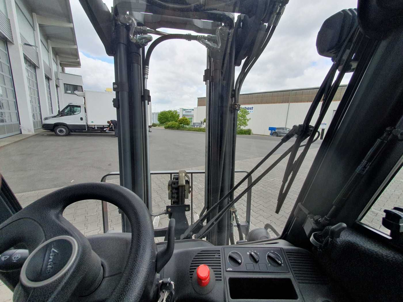 Electric forklift Linde E14 - 02 / Triplex: 4.00m! / SS / nur 2.119h!: picture 10 Electric forklift Linde E14 - 02 / Triplex: 4.00m! / SS / nur 2.119h!: picture 10