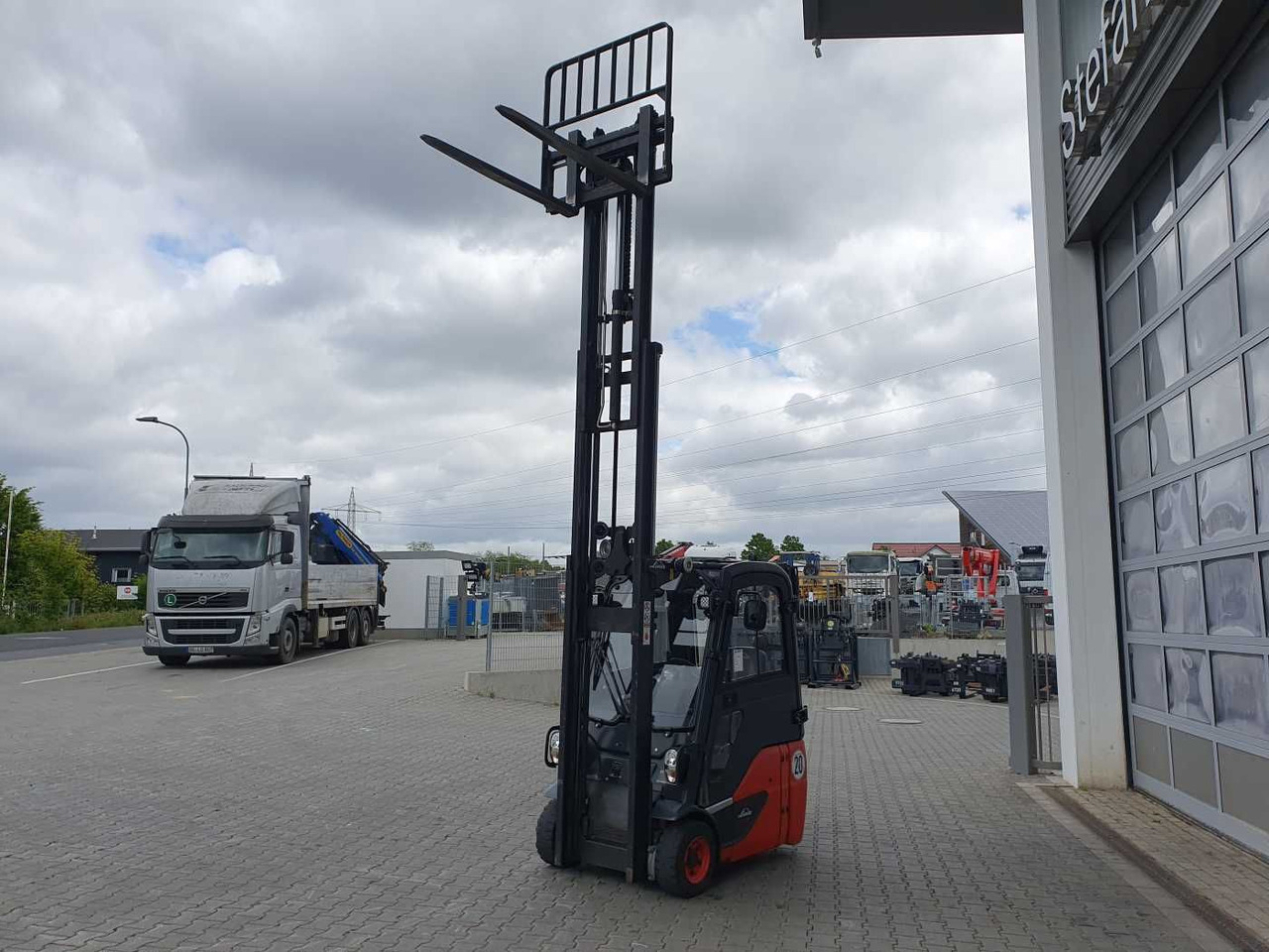 Electric forklift Linde E14 - 02 / Triplex: 4.00m! / SS / nur 2.119h!: picture 9 Electric forklift Linde E14 - 02 / Triplex: 4.00m! / SS / nur 2.119h!: picture 9