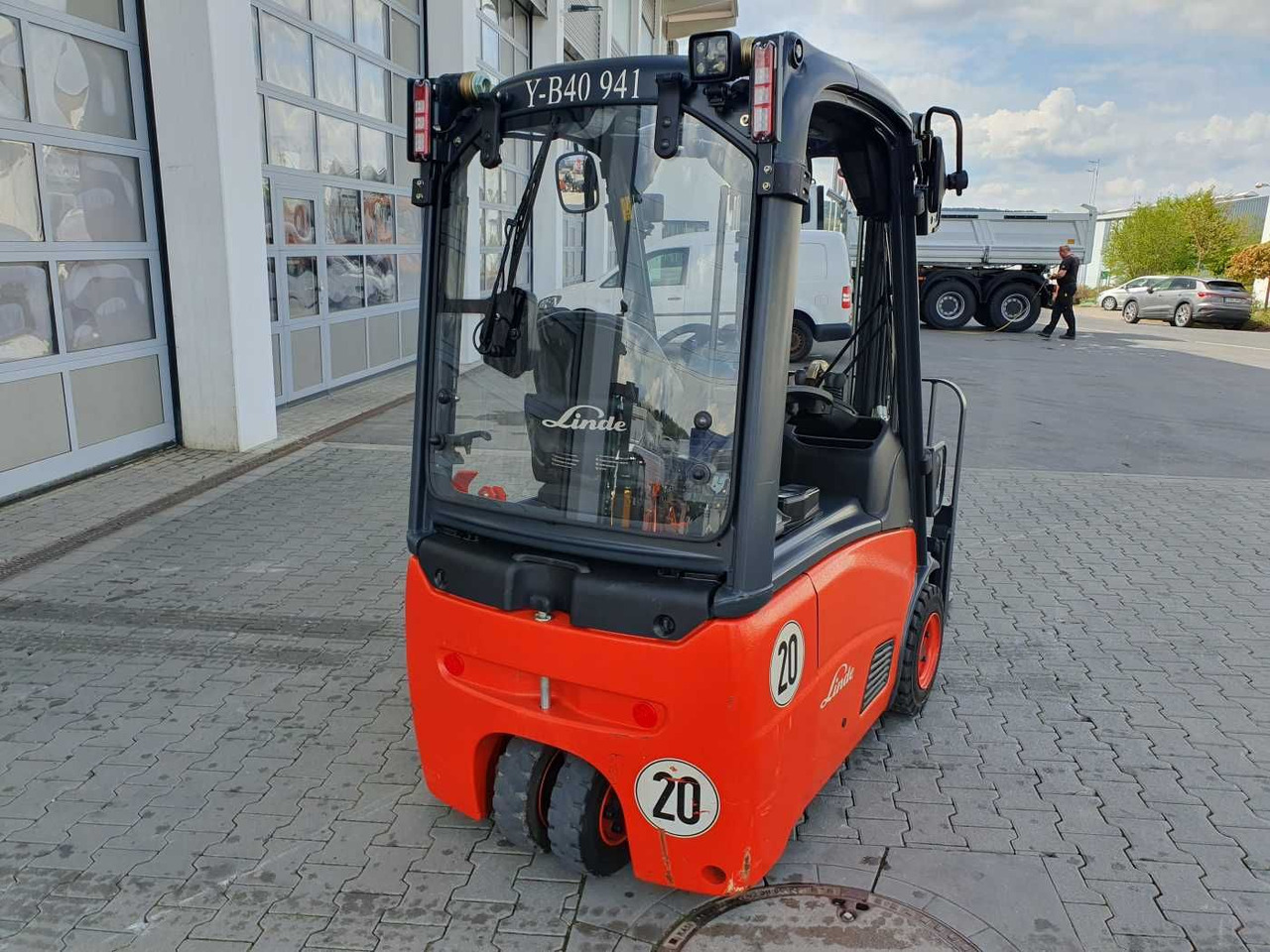 Linde H14 - 01 / 2024 / Duplex: 4.10m! / SS / nur 534h - Electric forklift: picture 5 Linde H14 - 01 / 2024 / Duplex: 4.10m! / SS / nur 534h - Electric forklift: picture 5