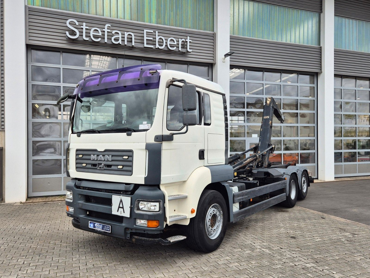 MAN TGA 26.440 6x2-2 BL Meiller RK 20.70 Bett - Hook lift truck: picture 2 MAN TGA 26.440 6x2-2 BL Meiller RK 20.70 Bett - Hook lift truck: picture 2