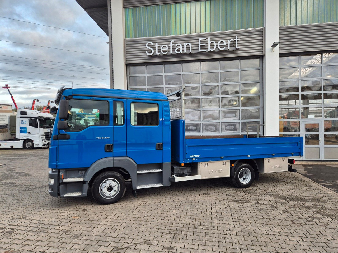 MAN TGL 8.220 4x2 BL Doka 7 Sitze AHK Klima Standh. - Open body delivery van, Crew cab van: picture 5 MAN TGL 8.220 4x2 BL Doka 7 Sitze AHK Klima Standh. - Open body delivery van, Crew cab van: picture 5