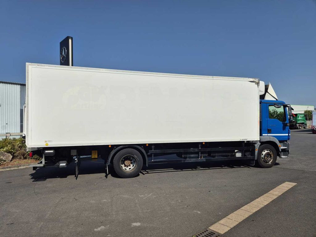 MAN TGM 18.290 4x2 LL Carrier Supra 950Mt LBW MAN TGM 18.290 4x2 LL Carrier Supra 950Mt LBW - Refrigerated truck: picture 5 MAN TGM 18.290 4x2 LL Carrier Supra 950Mt LBW MAN TGM 18.290 4x2 LL Carrier Supra 950Mt LBW - Refrigerated truck: picture 5