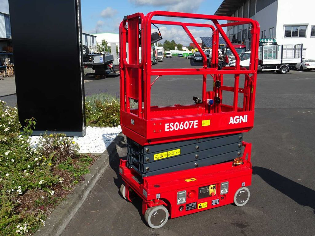 Magni ES0607E Scherenbühne // 5.6m Arbeitshöhe - Scissor lift: picture 1 Magni ES0607E Scherenbühne // 5.6m Arbeitshöhe - Scissor lift: picture 1