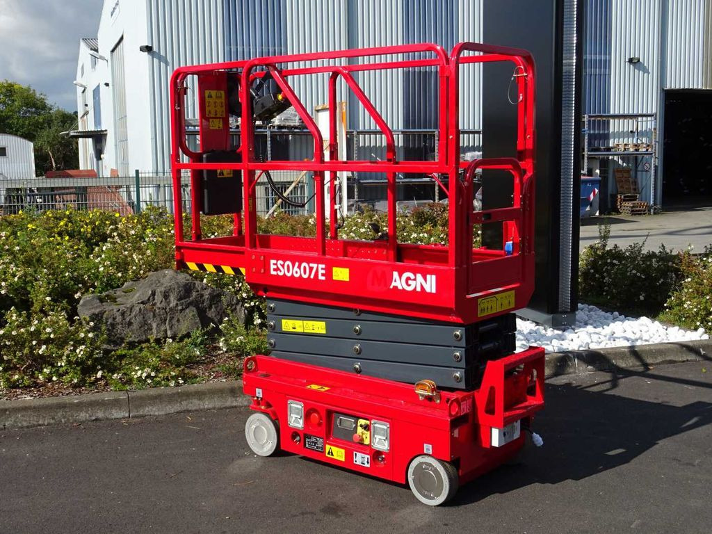 Magni ES0607E Scherenbühne // 5.6m Arbeitshöhe - Scissor lift: picture 3 Magni ES0607E Scherenbühne // 5.6m Arbeitshöhe - Scissor lift: picture 3