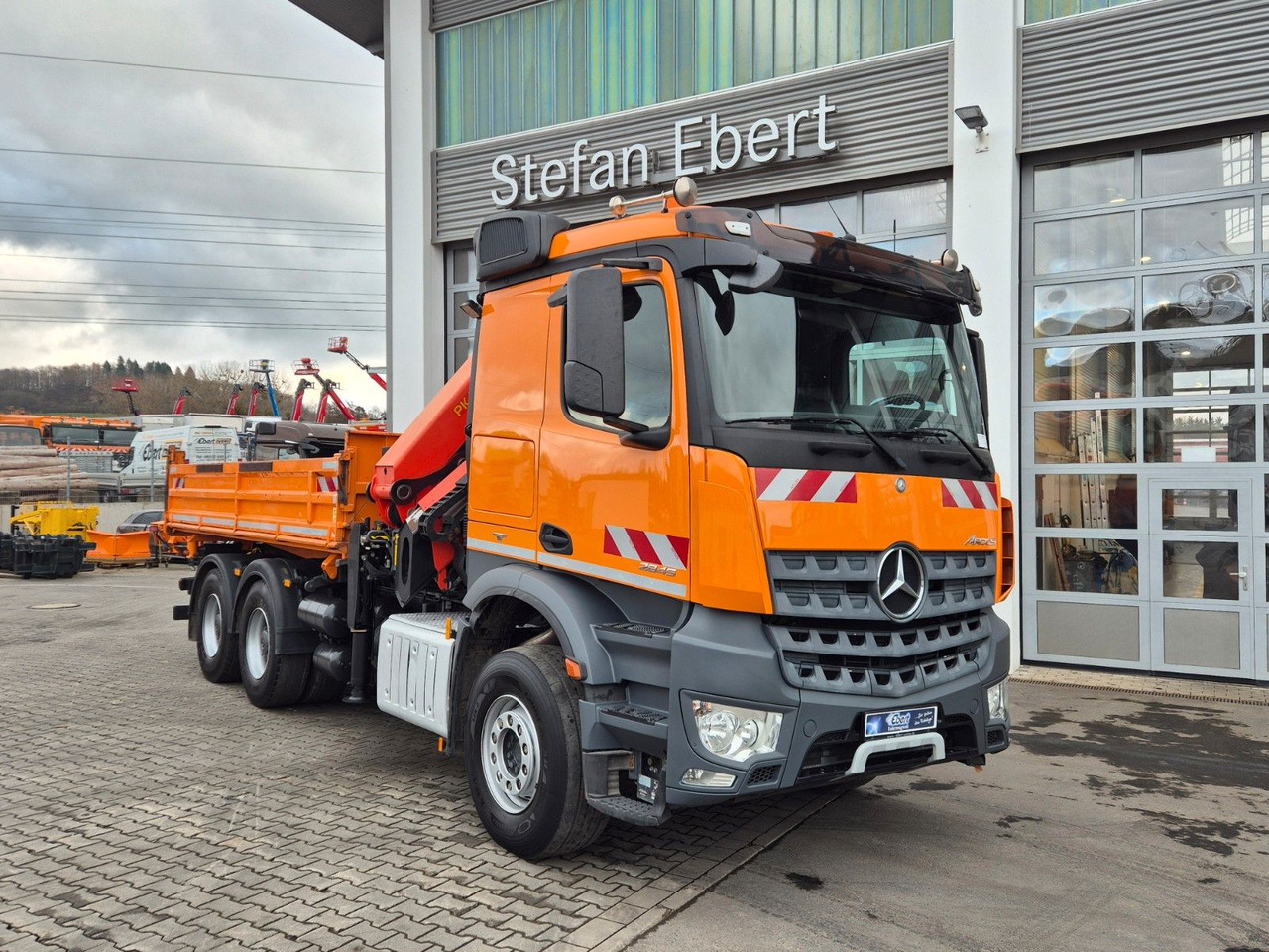 Mercedes-Benz Arocs 2645 6x4 Palfinger 27002 SH - Tipper, Crane truck: picture 4 Mercedes-Benz Arocs 2645 6x4 Palfinger 27002 SH - Tipper, Crane truck: picture 4