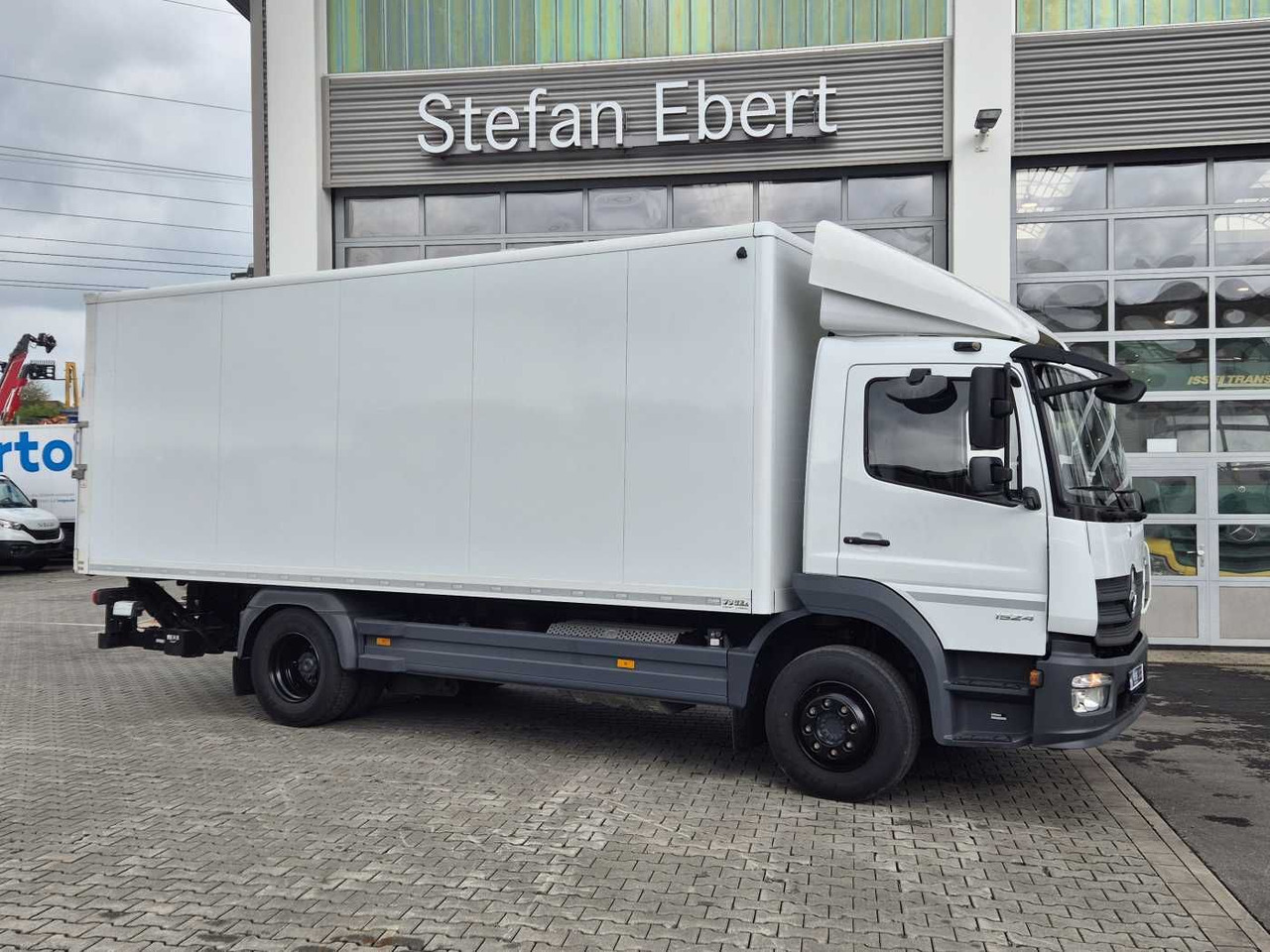 Mercedes-Benz Atego 1524 L LBW 1.500kg Klima Standheizung - Box truck: picture 2 Mercedes-Benz Atego 1524 L LBW 1.500kg Klima Standheizung - Box truck: picture 2