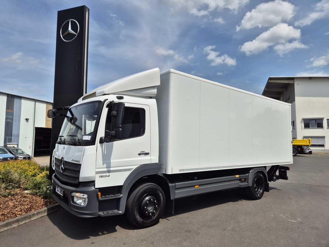 Mercedes-Benz Atego 1524 L LBW 1.500kg Standheizung Klima - Box truck: picture 4 Mercedes-Benz Atego 1524 L LBW 1.500kg Standheizung Klima - Box truck: picture 4