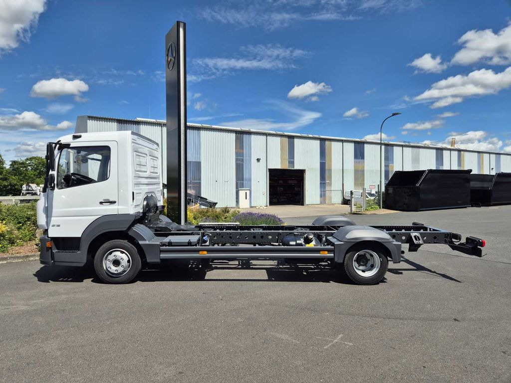 Mercedes-Benz Atego 818 L Fahrgestell, 6 Stück vorhanden Mercedes-Benz Atego 818 L Fahrgestell, 2 Stück vorhanden - Cab chassis truck: picture 3 Mercedes-Benz Atego 818 L Fahrgestell, 6 Stück vorhanden Mercedes-Benz Atego 818 L Fahrgestell, 2 Stück vorhanden - Cab chassis truck: picture 3