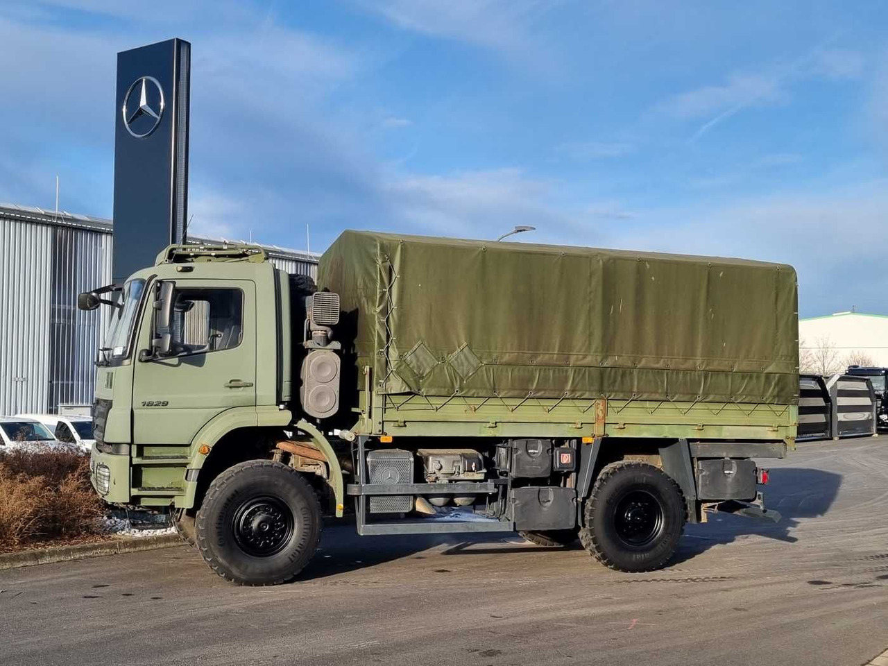 Mercedes-Benz Axor 1829 A 4x4 Pritsche/Plane 10 Stück - Curtain side truck: picture 5 Mercedes-Benz Axor 1829 A 4x4 Pritsche/Plane 10 Stück - Curtain side truck: picture 5
