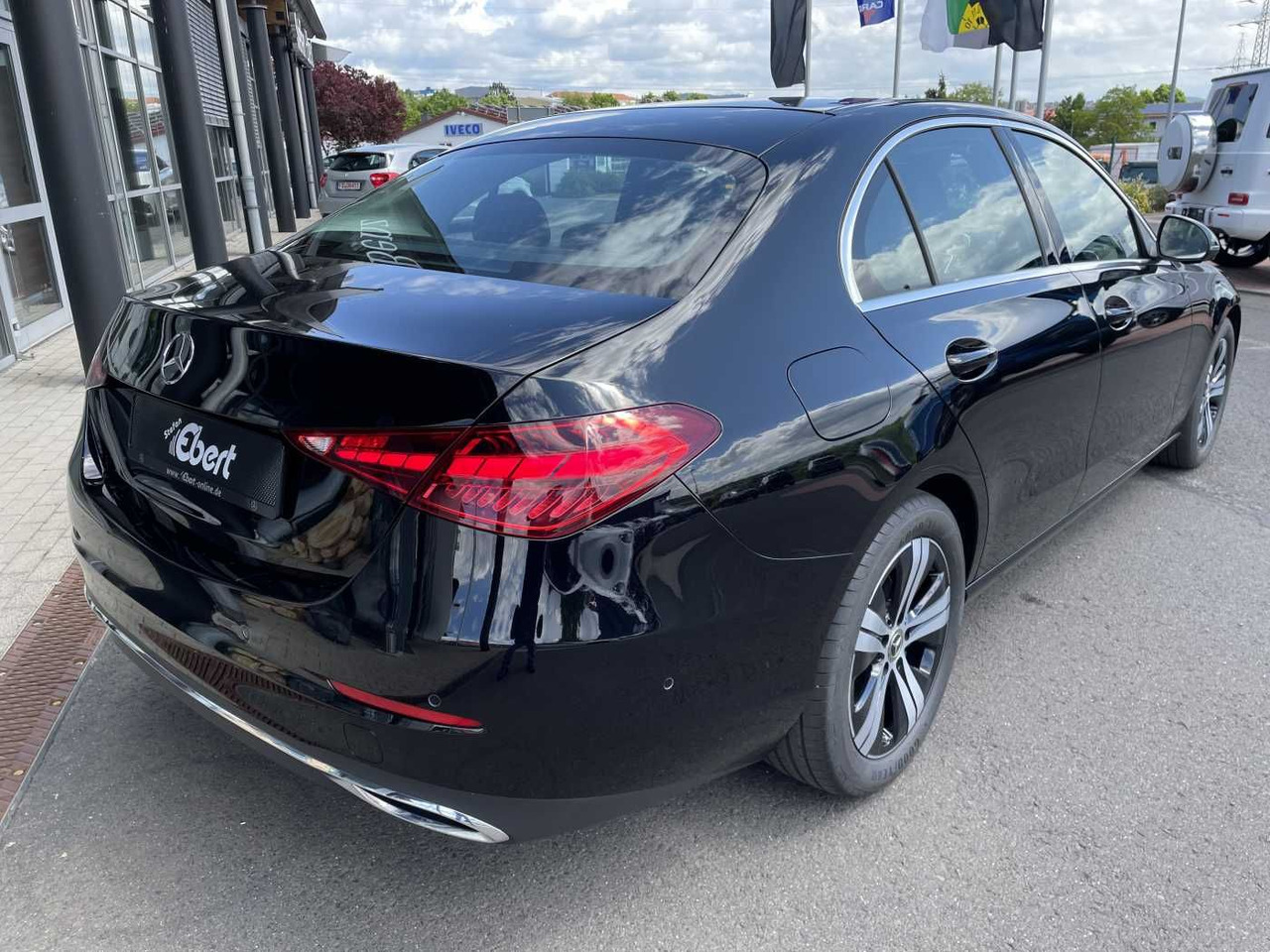 Mercedes-Benz C 180 9G Avantgarde Memory+Distr+ 360°+Keyless+L - Saloon car: picture 4 Mercedes-Benz C 180 9G Avantgarde Memory+Distr+ 360°+Keyless+L - Saloon car: picture 4