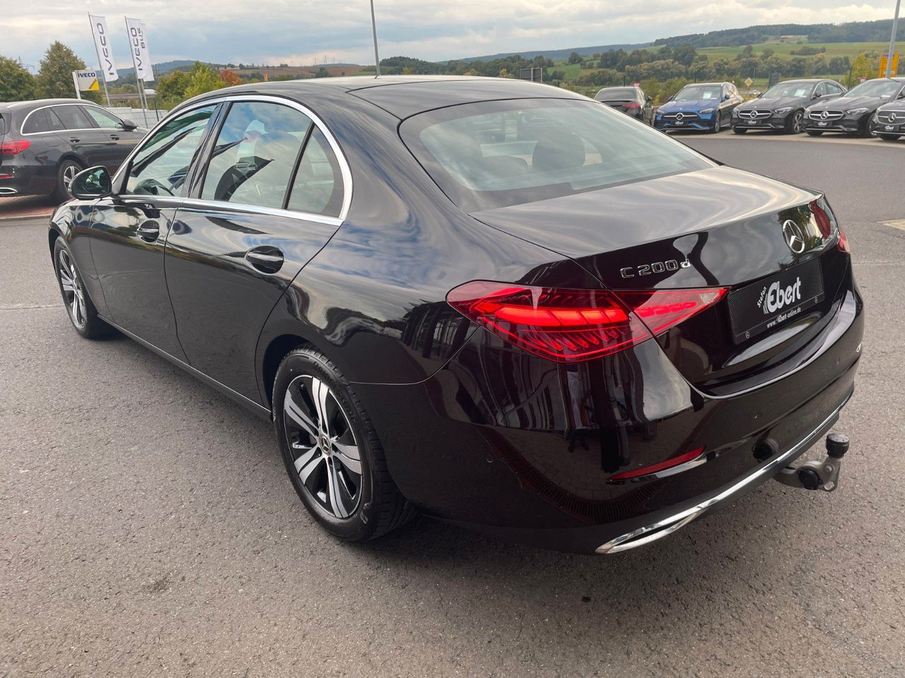 Mercedes-Benz C 200 d AVANTGARDE LED+AHK+R-Kamera+MBUX+ - Saloon car: picture 3 Mercedes-Benz C 200 d AVANTGARDE LED+AHK+R-Kamera+MBUX+ - Saloon car: picture 3