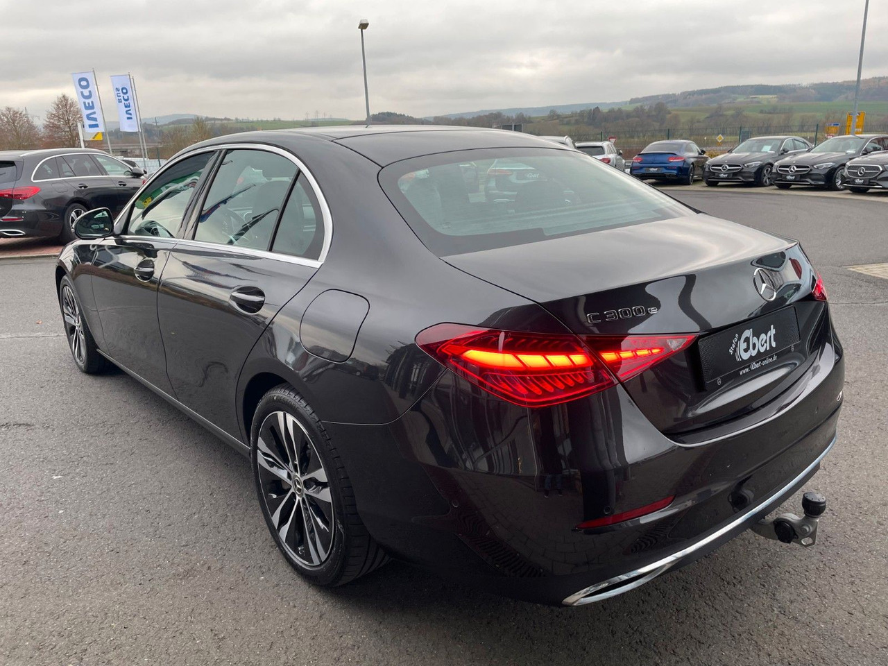 Mercedes-Benz C 300 e Avantgarde Digital+S-Dach+AHK+Distr+ - Saloon car: picture 3 Mercedes-Benz C 300 e Avantgarde Digital+S-Dach+AHK+Distr+ - Saloon car: picture 3