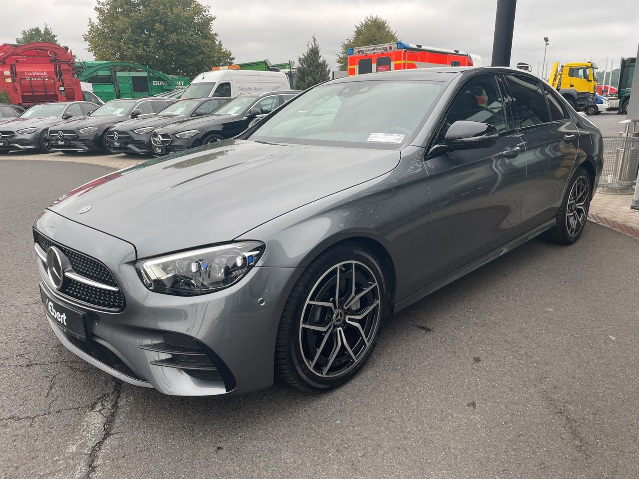 Mercedes-Benz E 220 d AMG+MBeam+Pano+Distr+R-Kamera - Saloon car: picture 2 Mercedes-Benz E 220 d AMG+MBeam+Pano+Distr+R-Kamera - Saloon car: picture 2