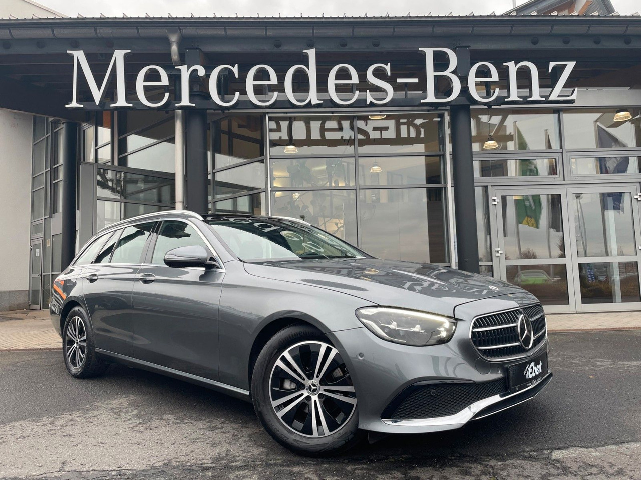 Mercedes-Benz E 220 d T Pano+Ambiente+Distr+360°+Comand+DAB - Estate car: picture 1 Mercedes-Benz E 220 d T Pano+Ambiente+Distr+360°+Comand+DAB - Estate car: picture 1