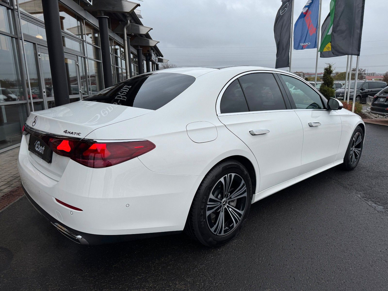 Mercedes-Benz E 450 4M Avantgarde+Pano+DistrPro+Digital+360 - Saloon car: picture 5 Mercedes-Benz E 450 4M Avantgarde+Pano+DistrPro+Digital+360 - Saloon car: picture 5