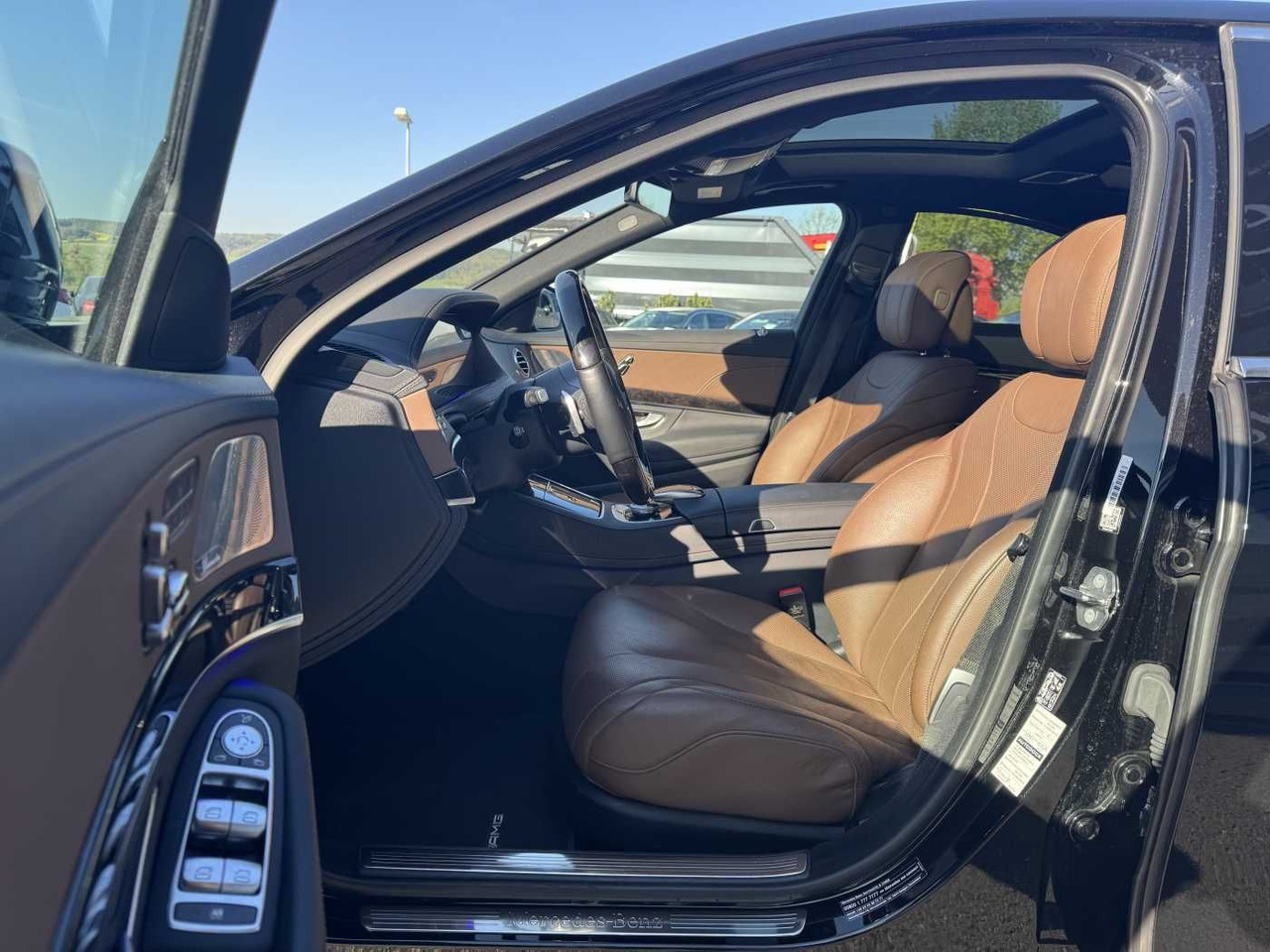 Mercedes-Benz S 400d 4M AMG+Pano+Burm+Distr+Massage+ HUD - Saloon car: picture 1 Mercedes-Benz S 400d 4M AMG+Pano+Burm+Distr+Massage+ HUD - Saloon car: picture 1