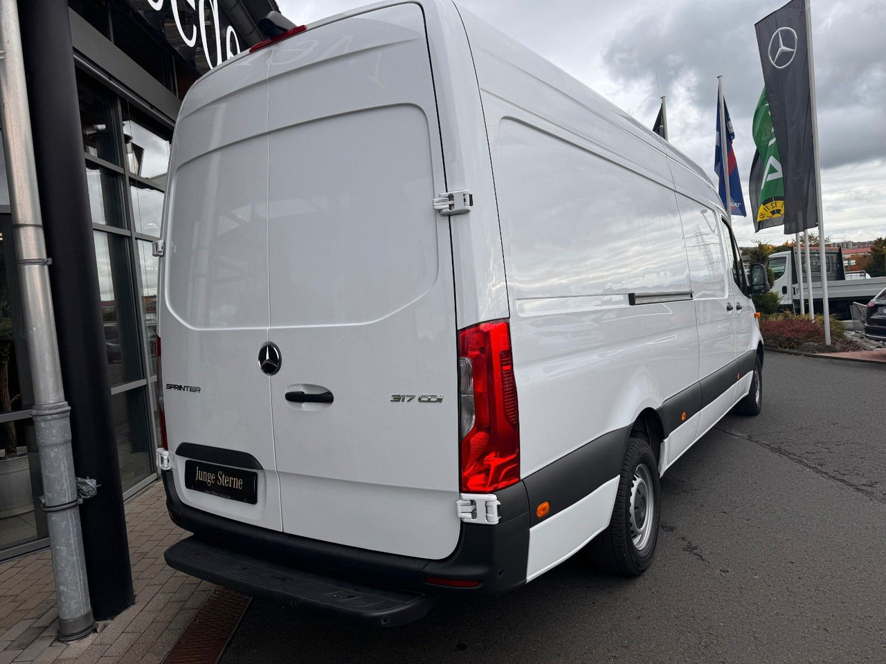 Mercedes-Benz Sprinter 317 CDI 4325 Klima 360 Schwing SHZ - Panel van: picture 4 Mercedes-Benz Sprinter 317 CDI 4325 Klima 360 Schwing SHZ - Panel van: picture 4
