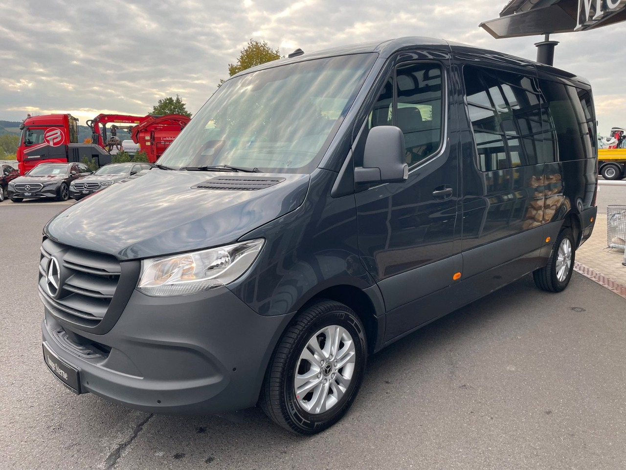 Mercedes-Benz Sprinter 317 CDI Tourer 3665 9G Kamera AHK3,5to - People carrier: picture 2 Mercedes-Benz Sprinter 317 CDI Tourer 3665 9G Kamera AHK3,5to - People carrier: picture 2