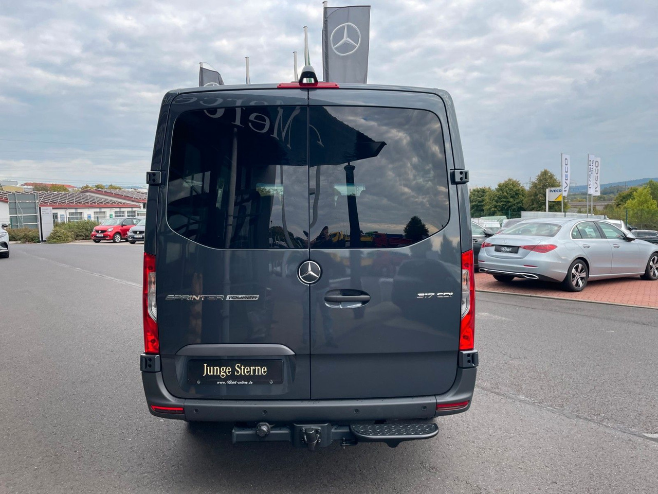 Mercedes-Benz Sprinter 317 CDI Tourer 3665 9G Kamera AHK3,5to - People carrier: picture 4 Mercedes-Benz Sprinter 317 CDI Tourer 3665 9G Kamera AHK3,5to - People carrier: picture 4