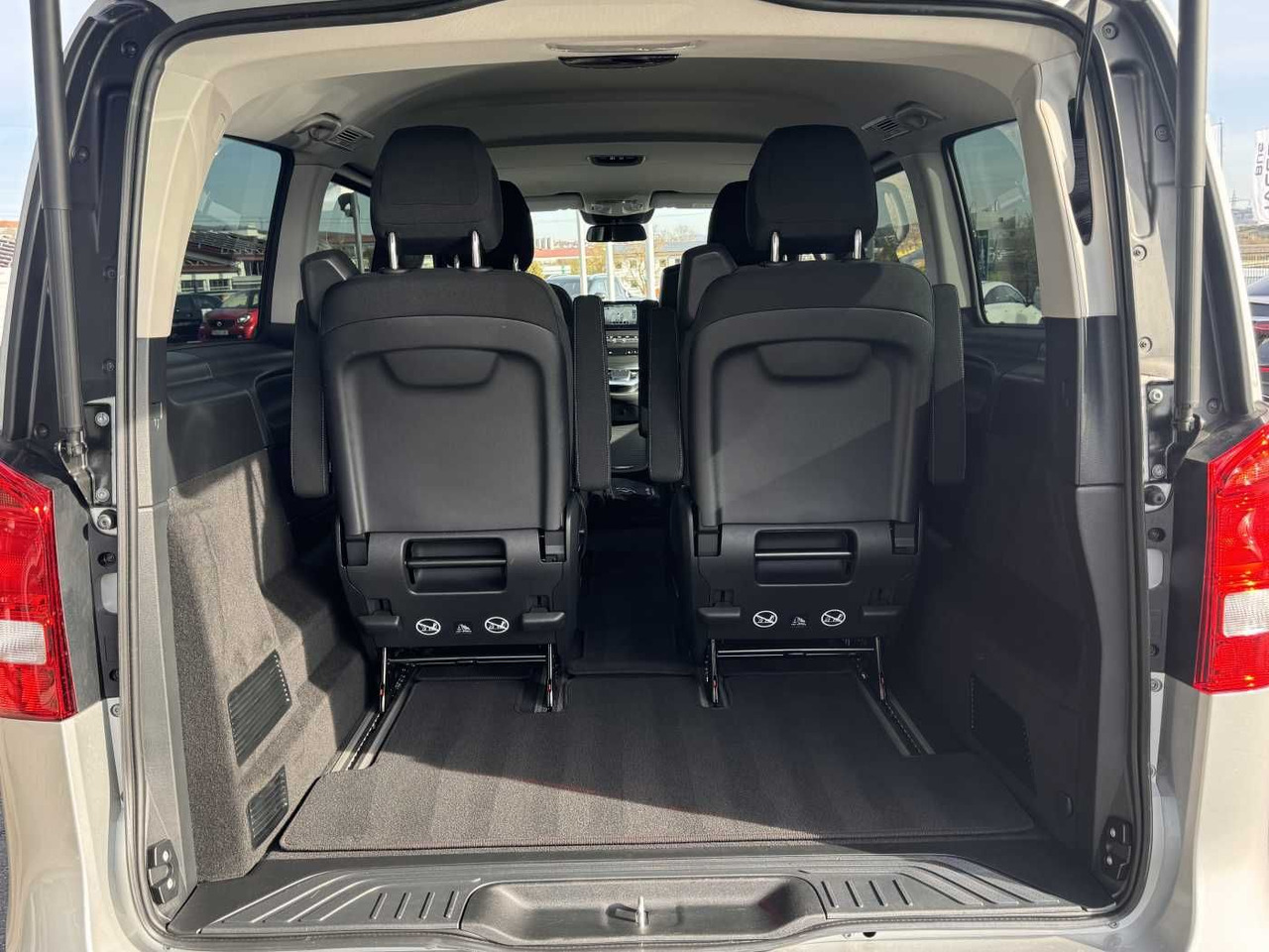 People carrier Mercedes-Benz V 220 d EDITION DISTRONIC MBUX Kamera 6Sitze: picture 6