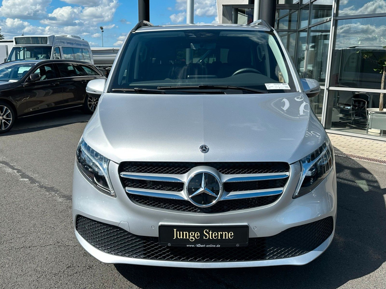 Mercedes-Benz V 250 EDITION 4MATIC Kompakt Liege-Paket AHK2,5t - People carrier: picture 2 Mercedes-Benz V 250 EDITION 4MATIC Kompakt Liege-Paket AHK2,5t - People carrier: picture 2
