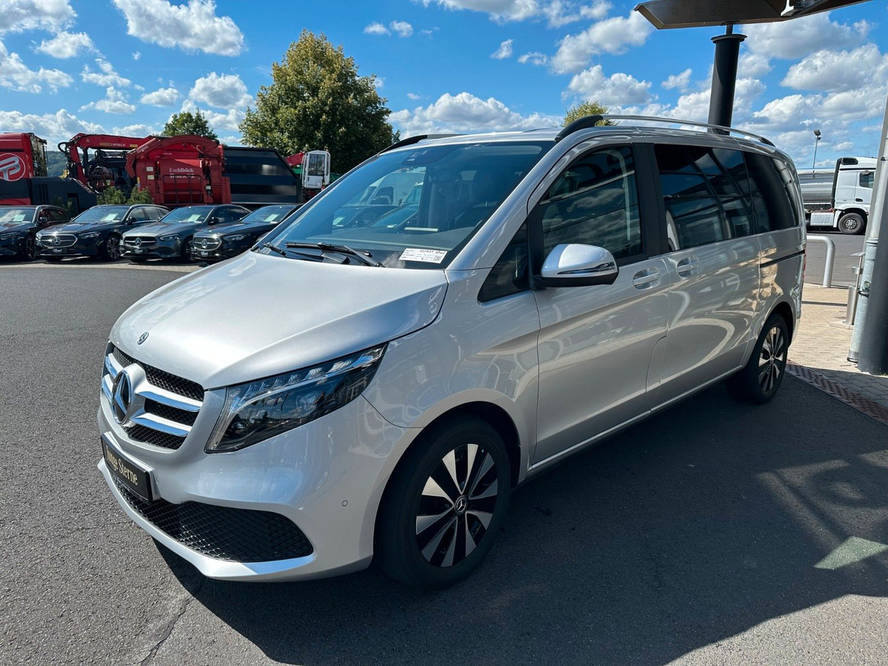 Mercedes-Benz V 250 EDITION 4MATIC Kompakt Liege-Paket AHK2,5t - People carrier: picture 3 Mercedes-Benz V 250 EDITION 4MATIC Kompakt Liege-Paket AHK2,5t - People carrier: picture 3