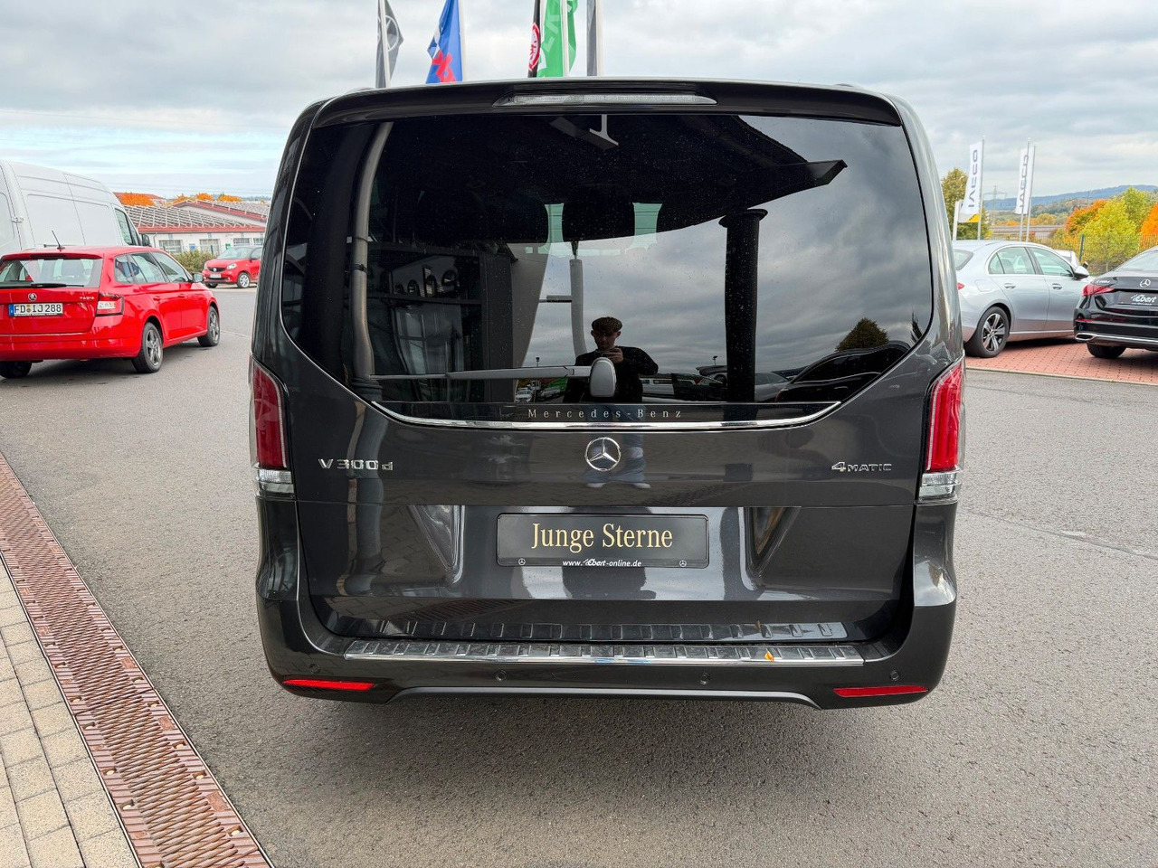 Mercedes-Benz V 300 d 4MATIC EXCLUSIVE AMG Panorama Standheiz - Estate car: picture 5 Mercedes-Benz V 300 d 4MATIC EXCLUSIVE AMG Panorama Standheiz - Estate car: picture 5