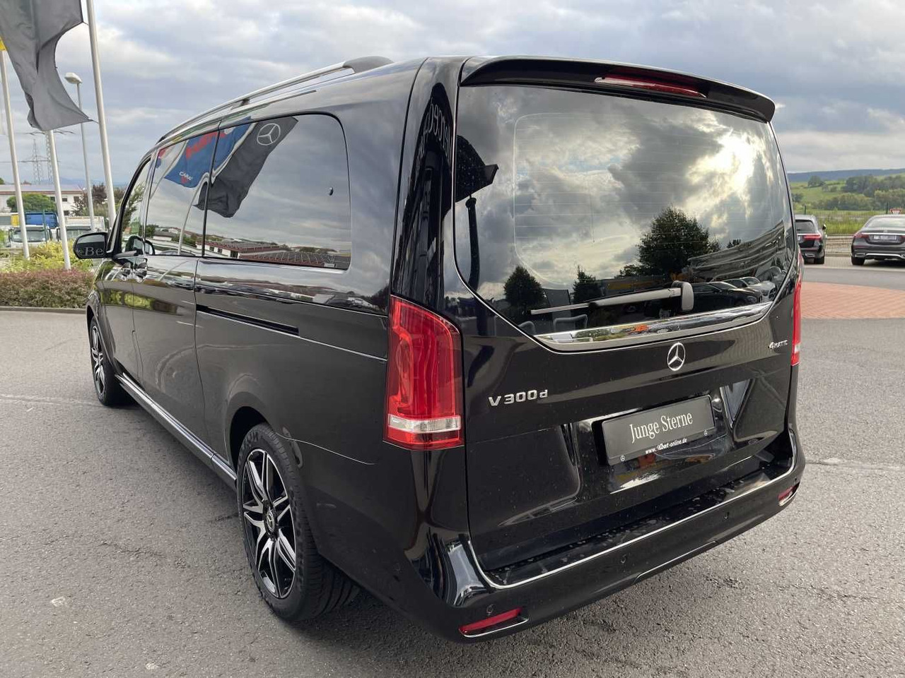 Mercedes-Benz V 300 d AVA 4MATIC AMG Kühlschrank AIRMATIC - Estate car: picture 3 Mercedes-Benz V 300 d AVA 4MATIC AMG Kühlschrank AIRMATIC - Estate car: picture 3