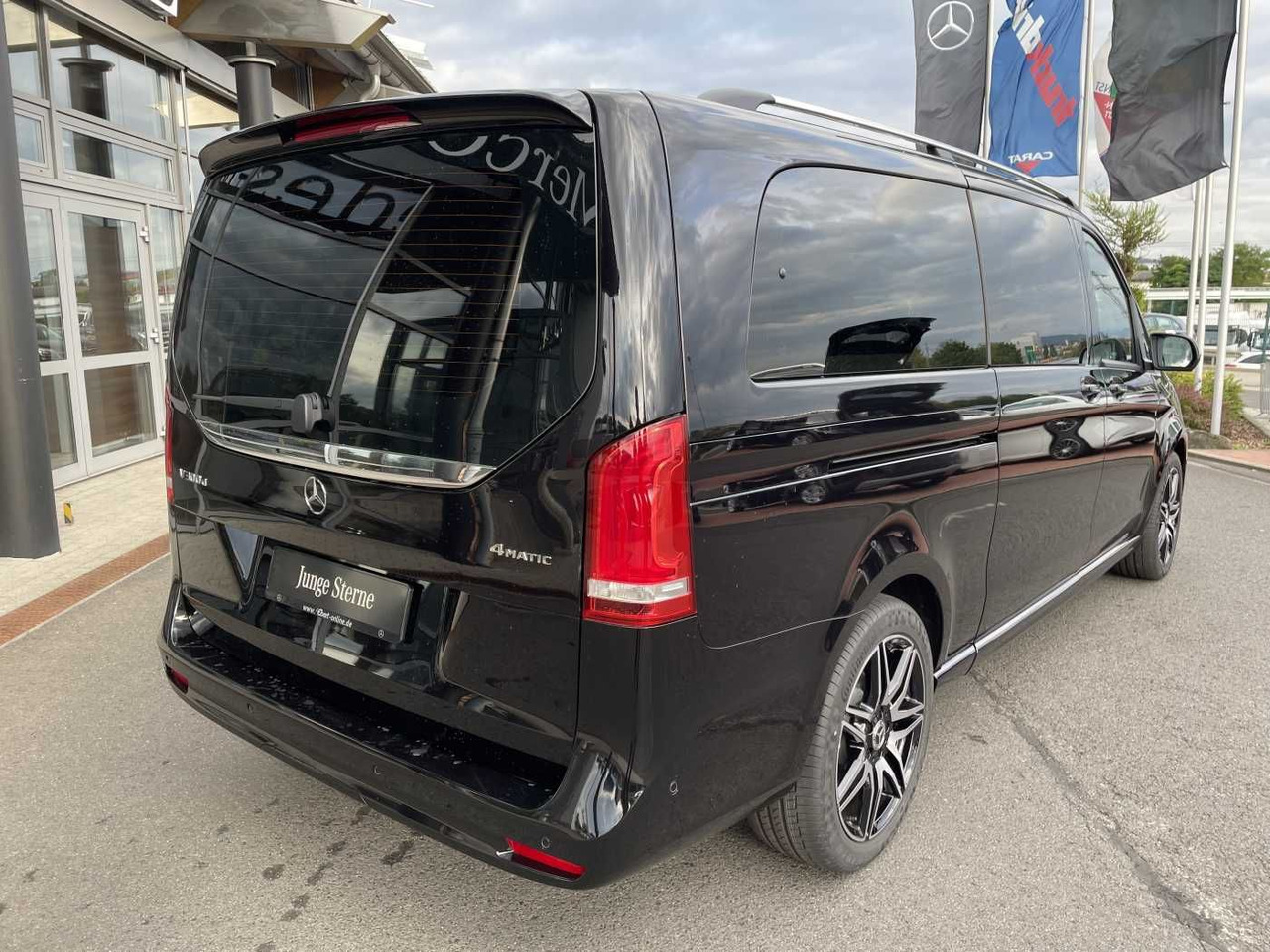 Mercedes-Benz V 300 d AVA 4MATIC AMG Kühlschrank AIRMATIC - Estate car: picture 4 Mercedes-Benz V 300 d AVA 4MATIC AMG Kühlschrank AIRMATIC - Estate car: picture 4