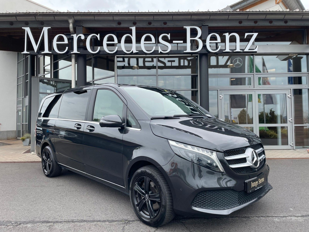 Mercedes-Benz V 300 d AVA ED 4MATIC Sitzklima Burmester 6Sitze - Estate car: picture 1 Mercedes-Benz V 300 d AVA ED 4MATIC Sitzklima Burmester 6Sitze - Estate car: picture 1