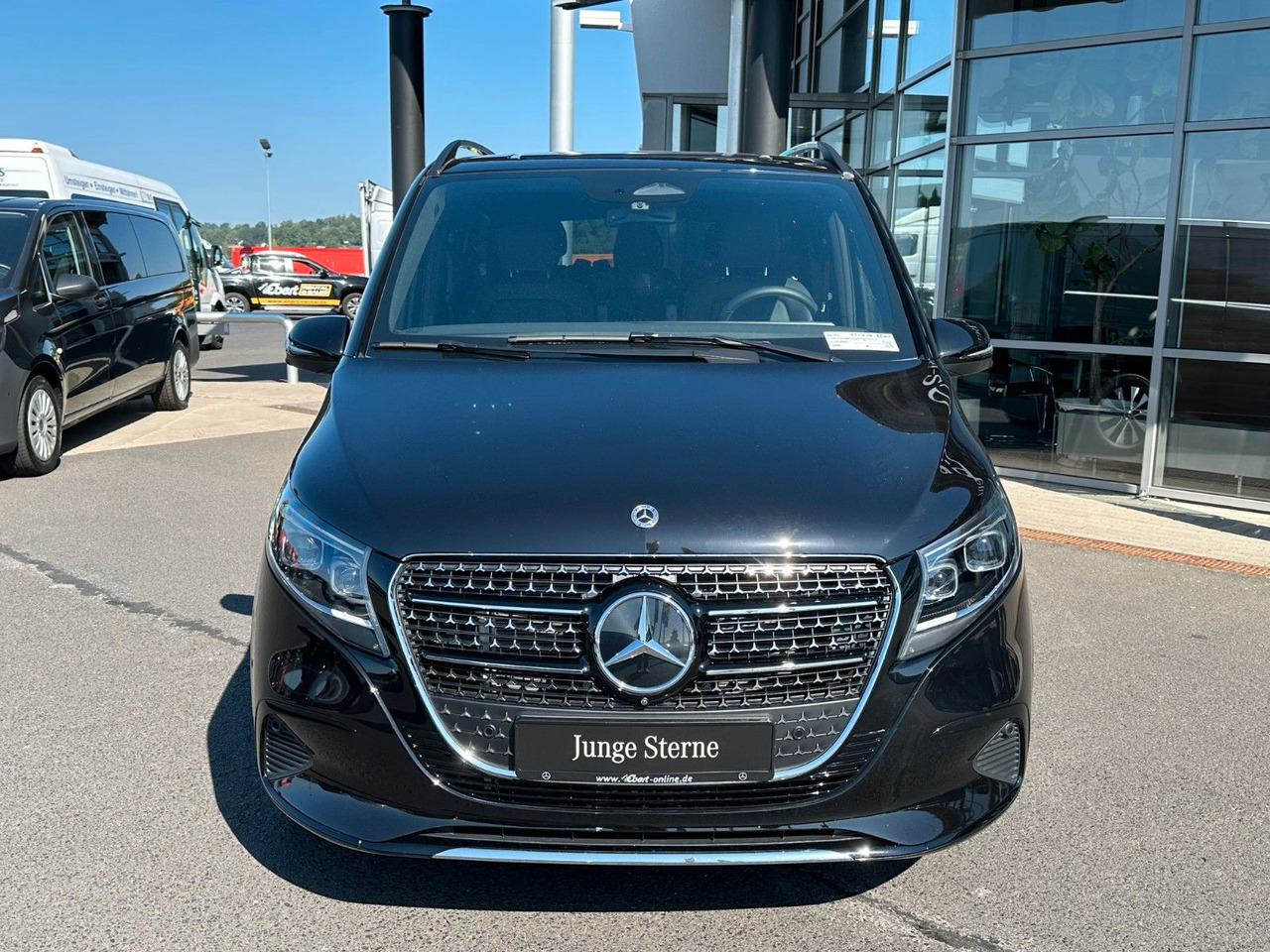 Mercedes-Benz V 300 d AVANTGARDE Extralang 360Kamera Standheiz - People carrier: picture 2 Mercedes-Benz V 300 d AVANTGARDE Extralang 360Kamera Standheiz - People carrier: picture 2