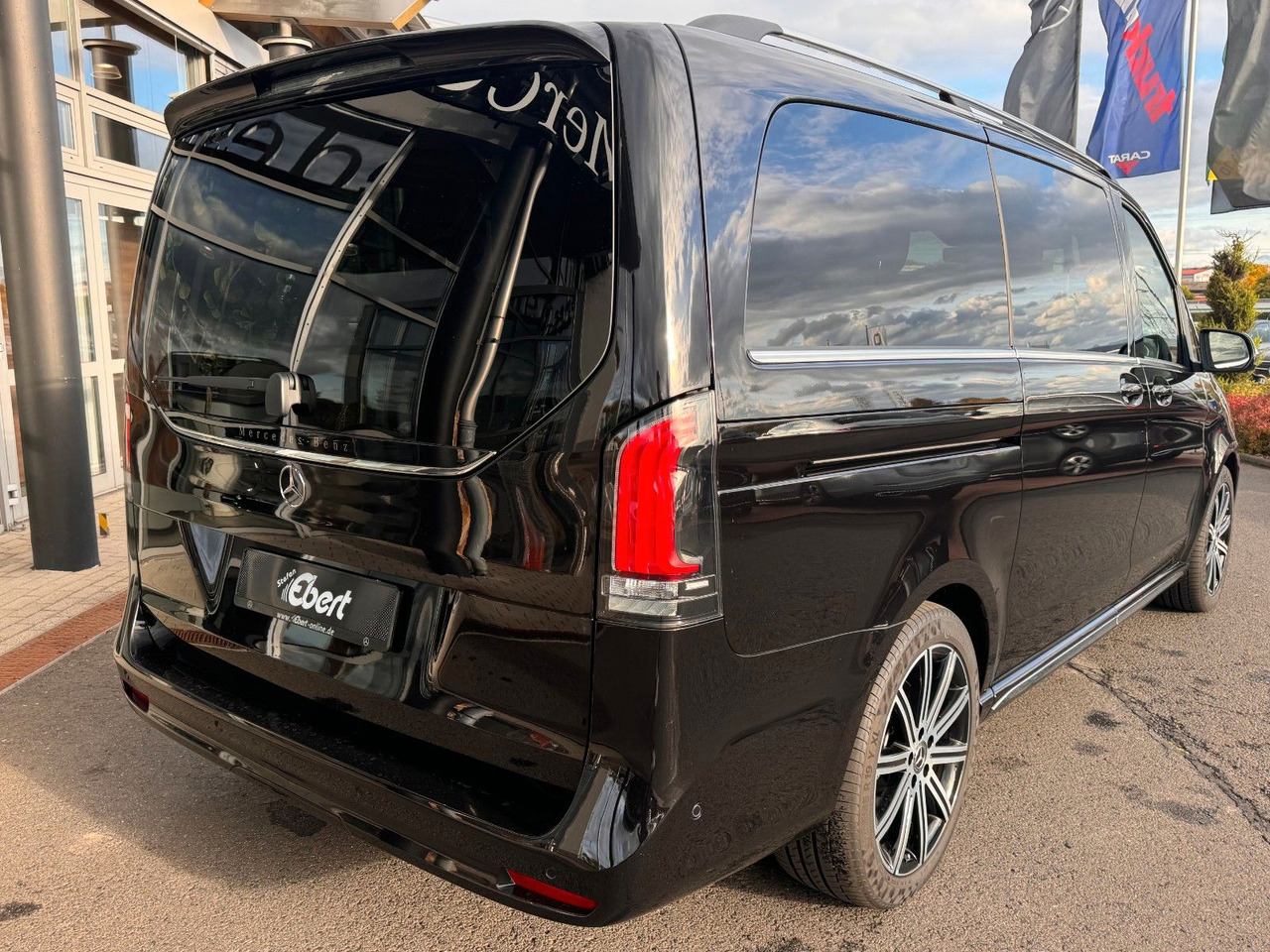 Mercedes-Benz V 300 d EXCLUSIVE AIRMATIC AHK2,5 Standheiz - Estate car: picture 4 Mercedes-Benz V 300 d EXCLUSIVE AIRMATIC AHK2,5 Standheiz - Estate car: picture 4