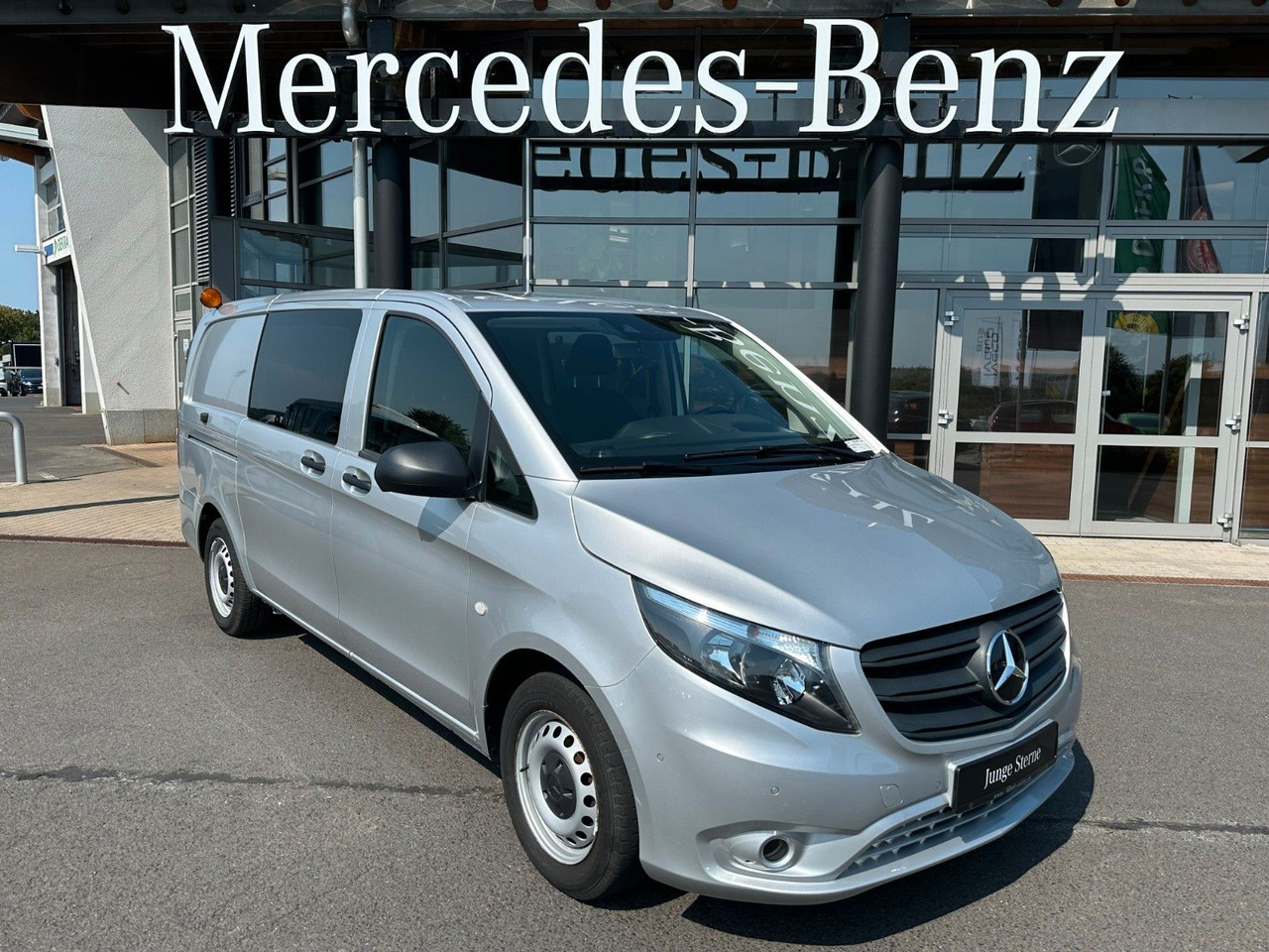 Mercedes-Benz Vito 114 CDI Mixto Regal AHK Klima PARKTRONIC - People carrier: picture 1 Mercedes-Benz Vito 114 CDI Mixto Regal AHK Klima PARKTRONIC - People carrier: picture 1