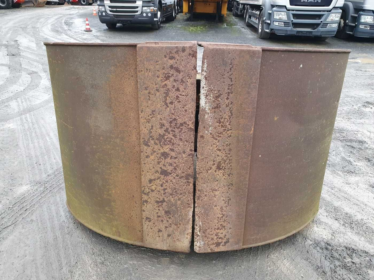 Pendelgreifer / Greifer / inkl. Rotator - Clamshell bucket: picture 2 Pendelgreifer / Greifer / inkl. Rotator - Clamshell bucket: picture 2